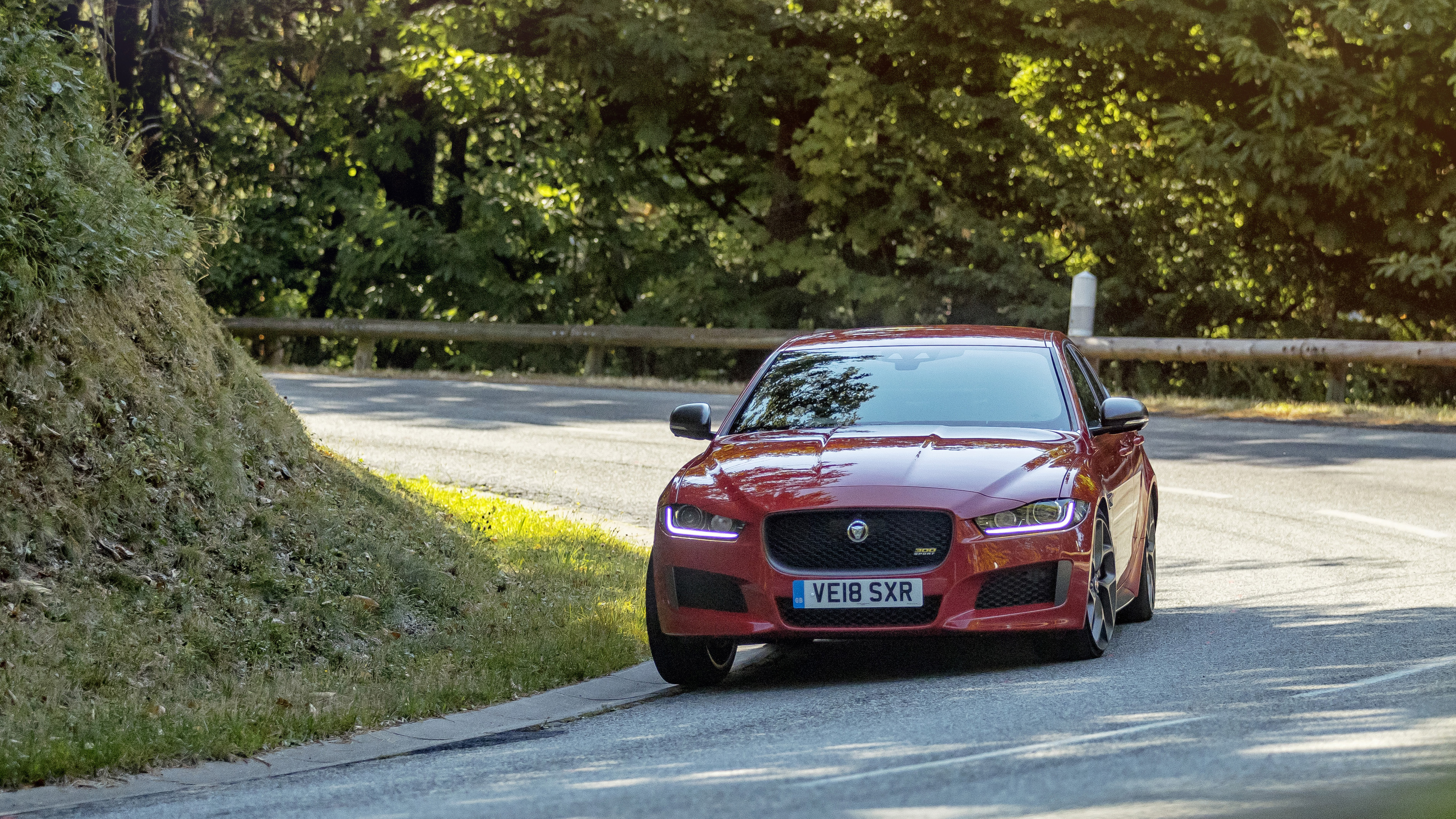 jagxe300sport19myforgottencircuit25091806.jpg