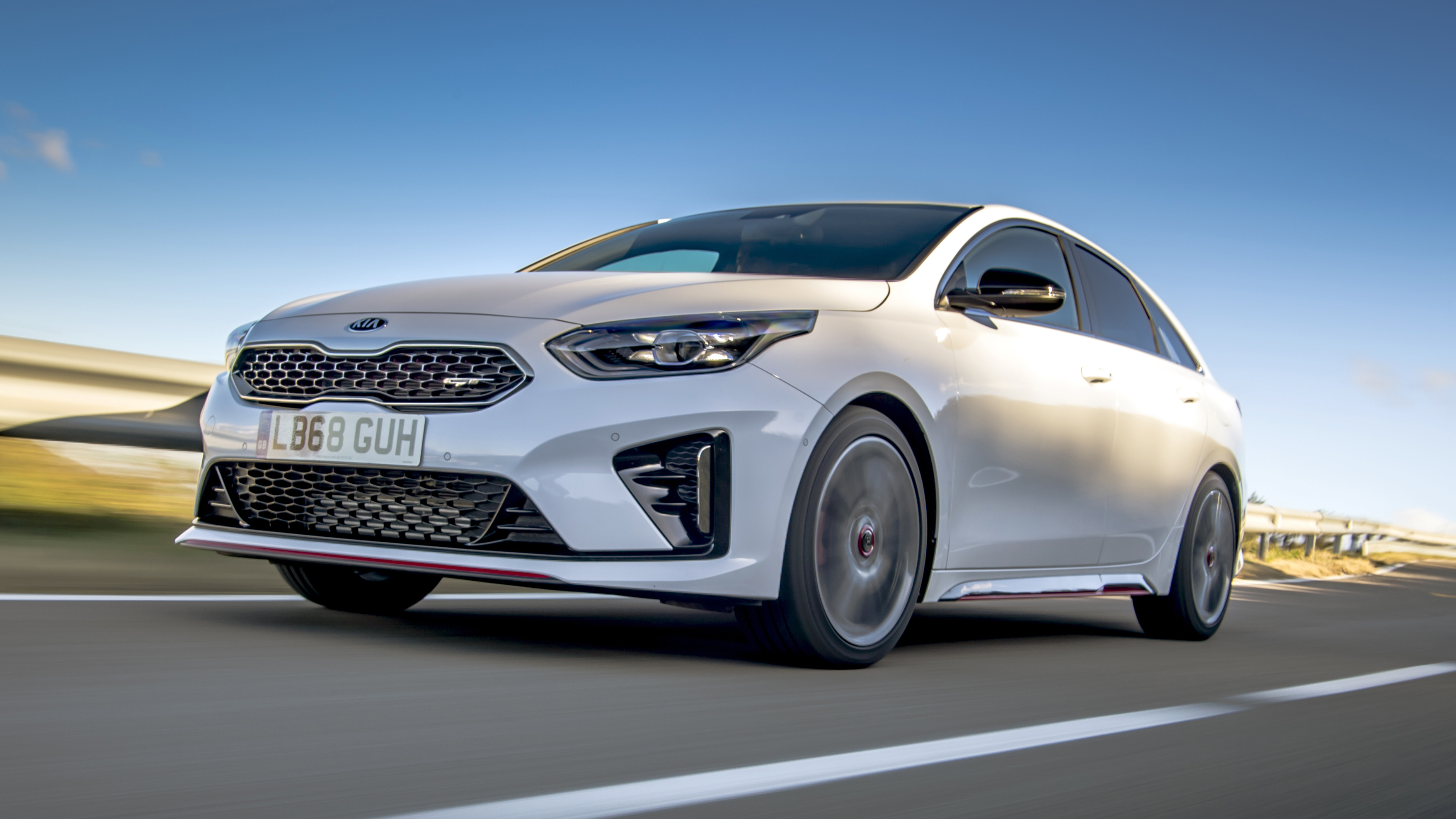 Kia Proceed GT and Ceed GT review: 201bhp hot hatch twins tested