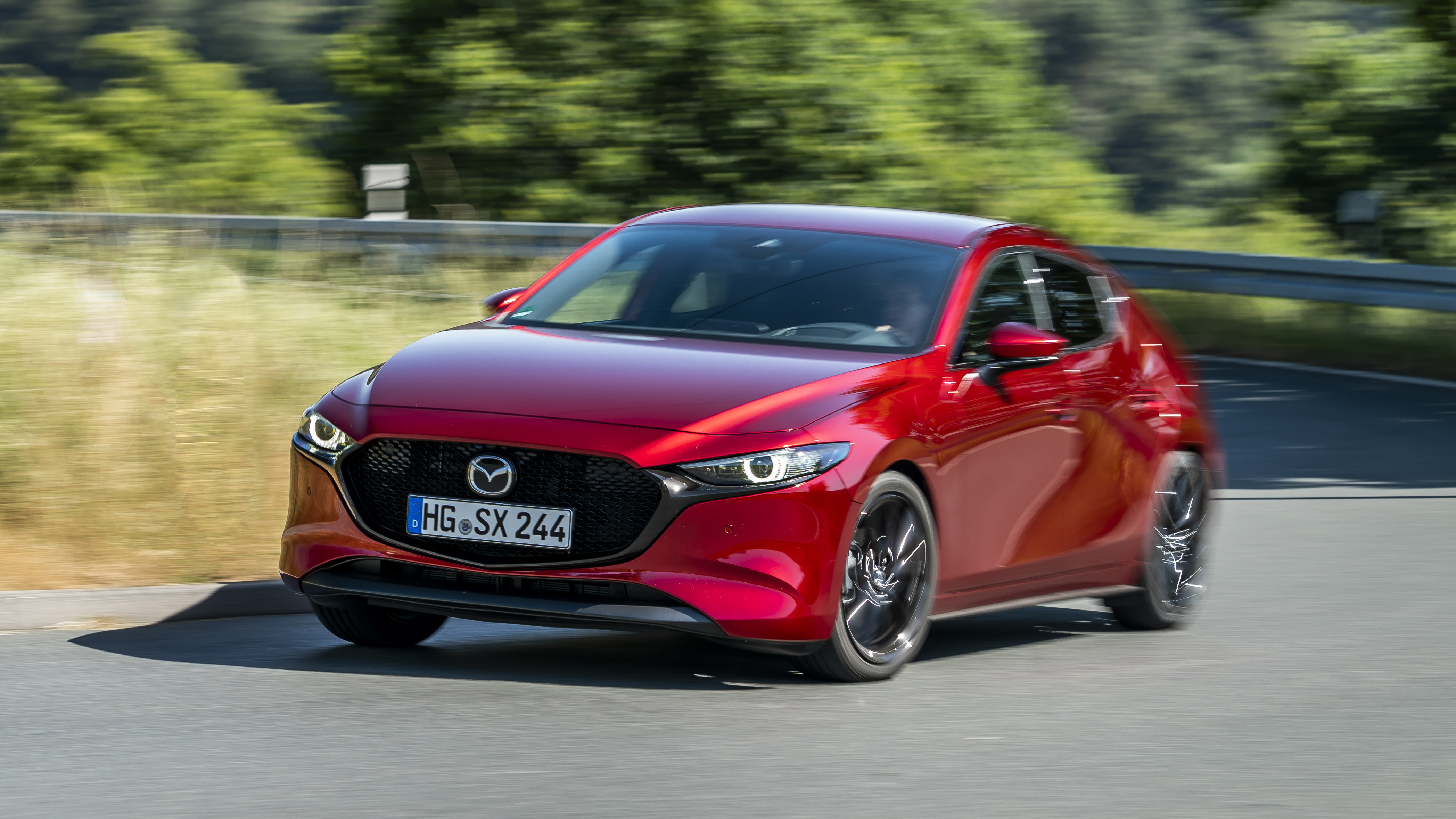 mazda3_skyactiv-x_action_11.jpg