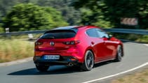 mazda3_skyactiv-x_action_20.jpg