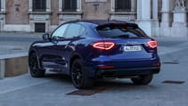maserati_levante_trofeo_static_piazza_roma_modena_2.jpg