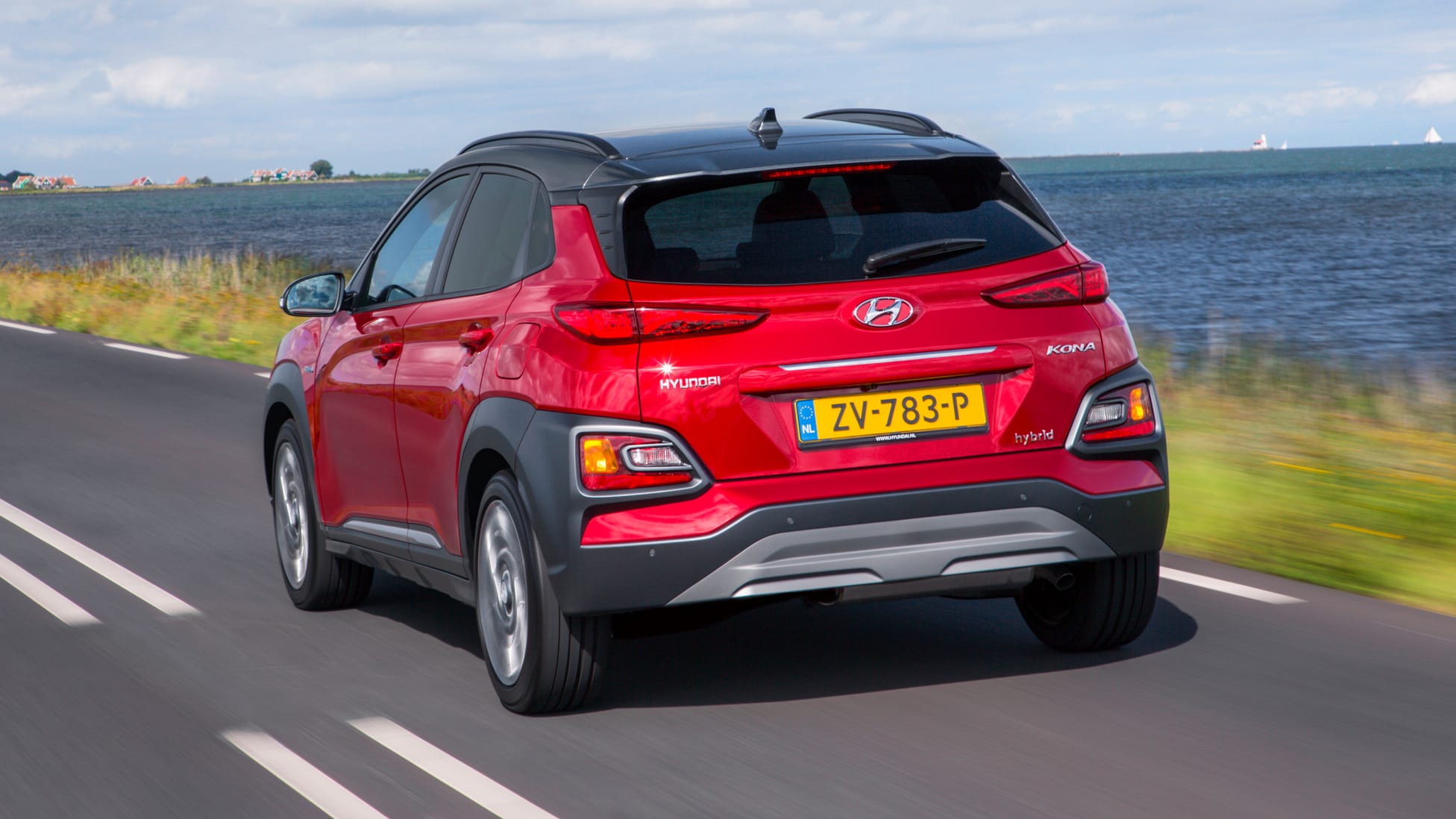 Hyundai Kona review new hybrid crossover tested Reviews 2025 Top Gear