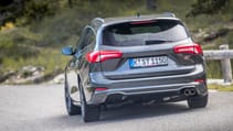 ford_2019_focus_st_wagon_magnetic_18.jpg