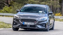 ford_2019_focus_st_wagon_magnetic_23.jpg