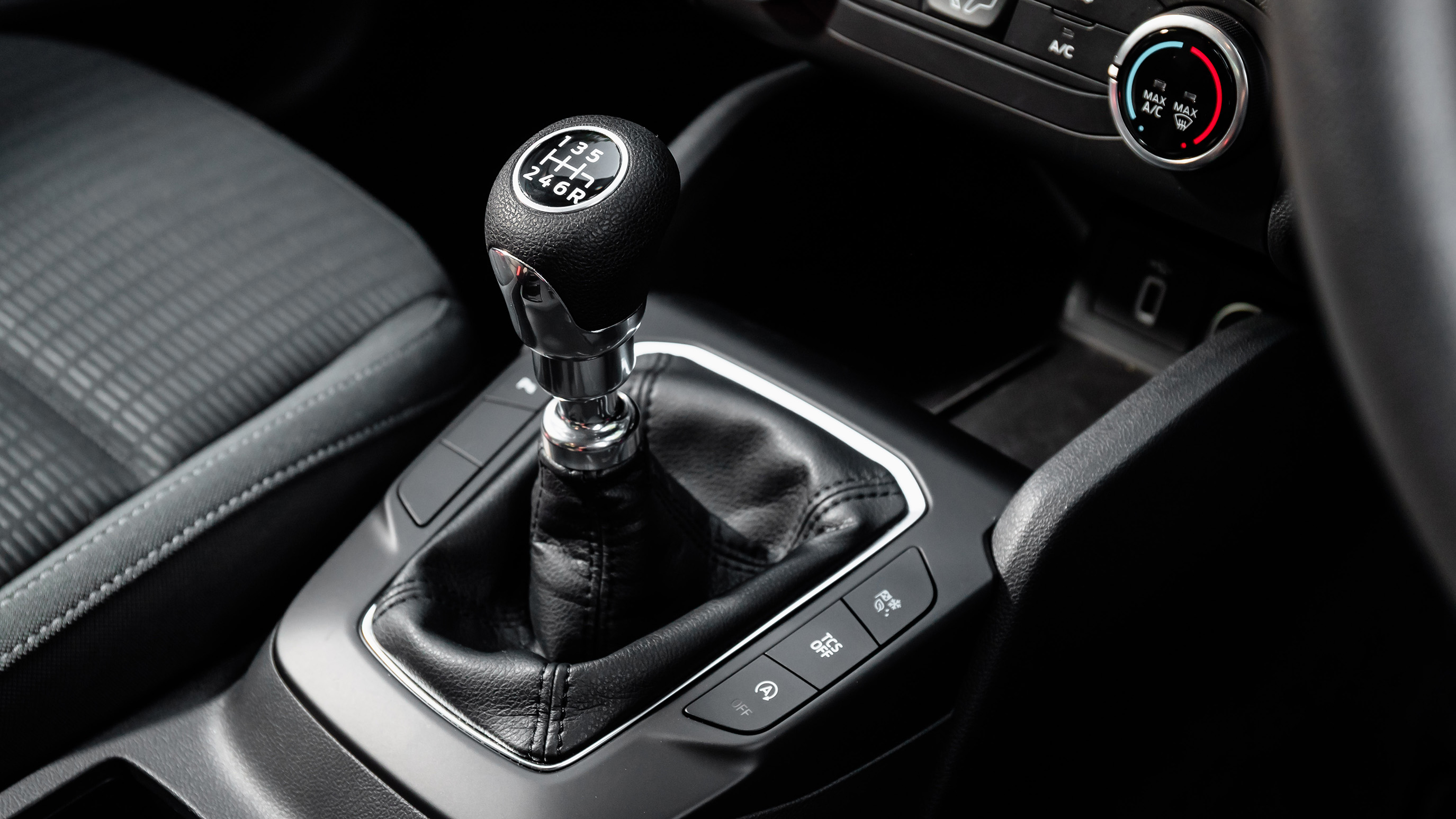 tg_-_drives_-_hatchbacks_ford-mazda-vauxhaul_-064.jpg