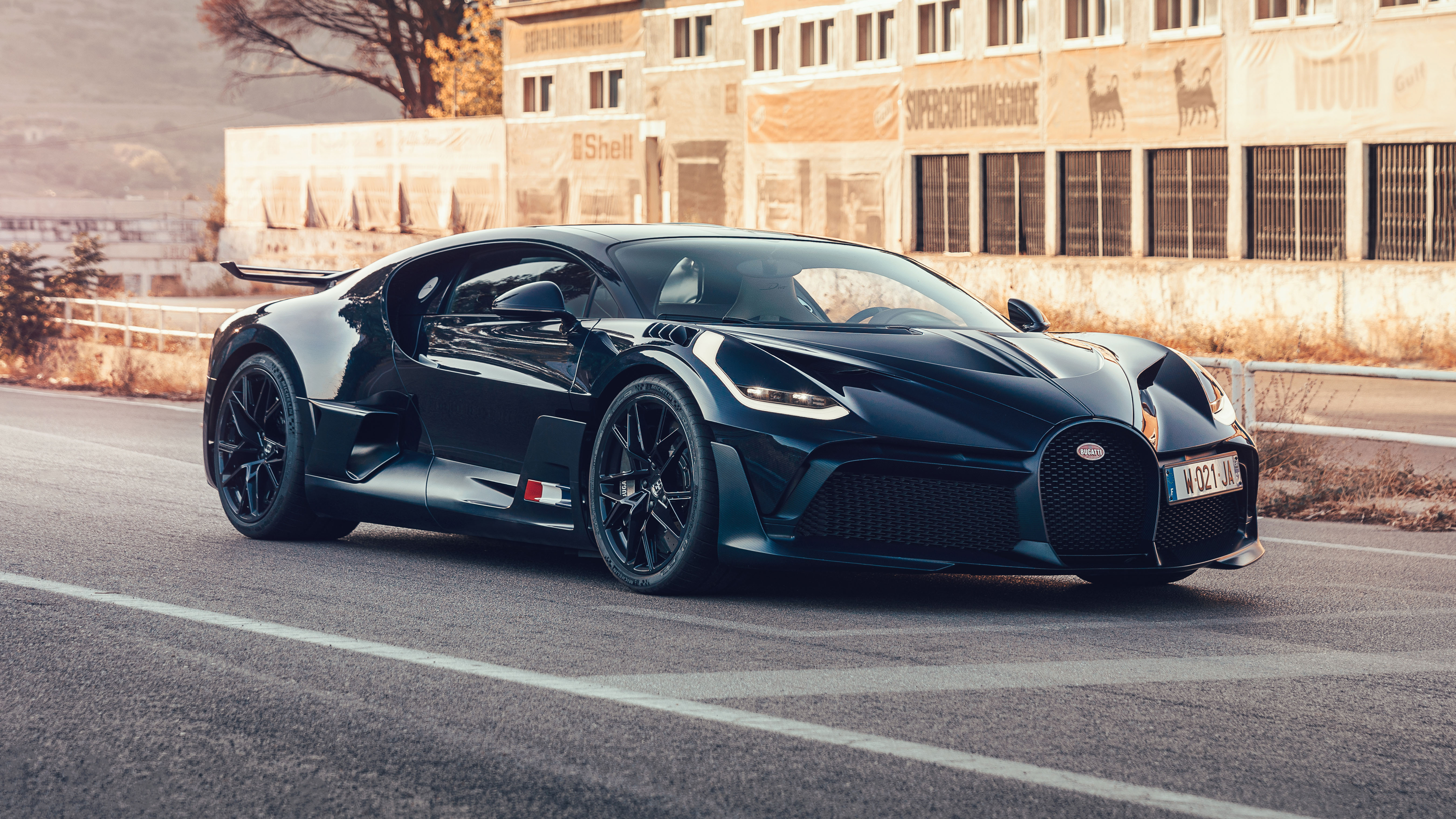 Bugatti Divo review: hyper GT driven Reviews 2022 | Top Gear