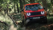 jeep_renegade_trailhawk_4xe_front34_dynamic_offroad.jpg