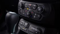 jeep_renegade_trailhawk_4xe_interior_centre_stack.jpg