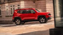 jeep_renegade_trailhawk_4xe_side_dynamic_cornering.jpg