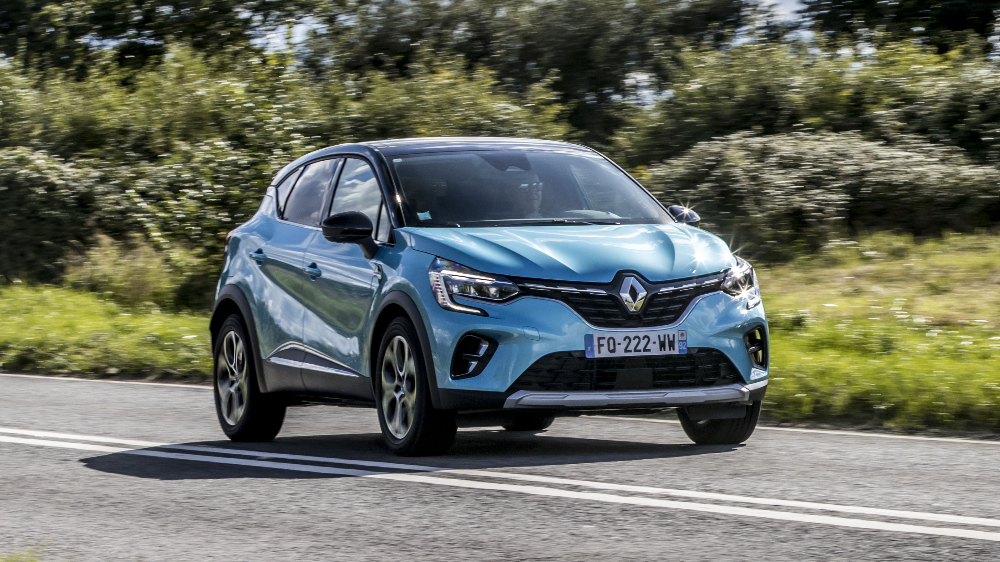 Captur plug shop in hybrid price