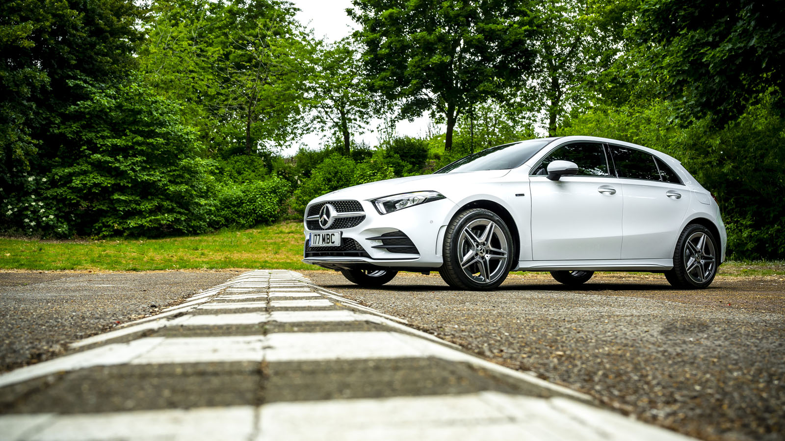 Mercedes A 250 e Plug-in Hybrid im Test: Sparsamer E-Auto-Gegner