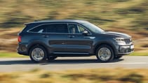 7_large-15581-kiasorento-32.2crdi8-speeddctawd-graphite.jpg