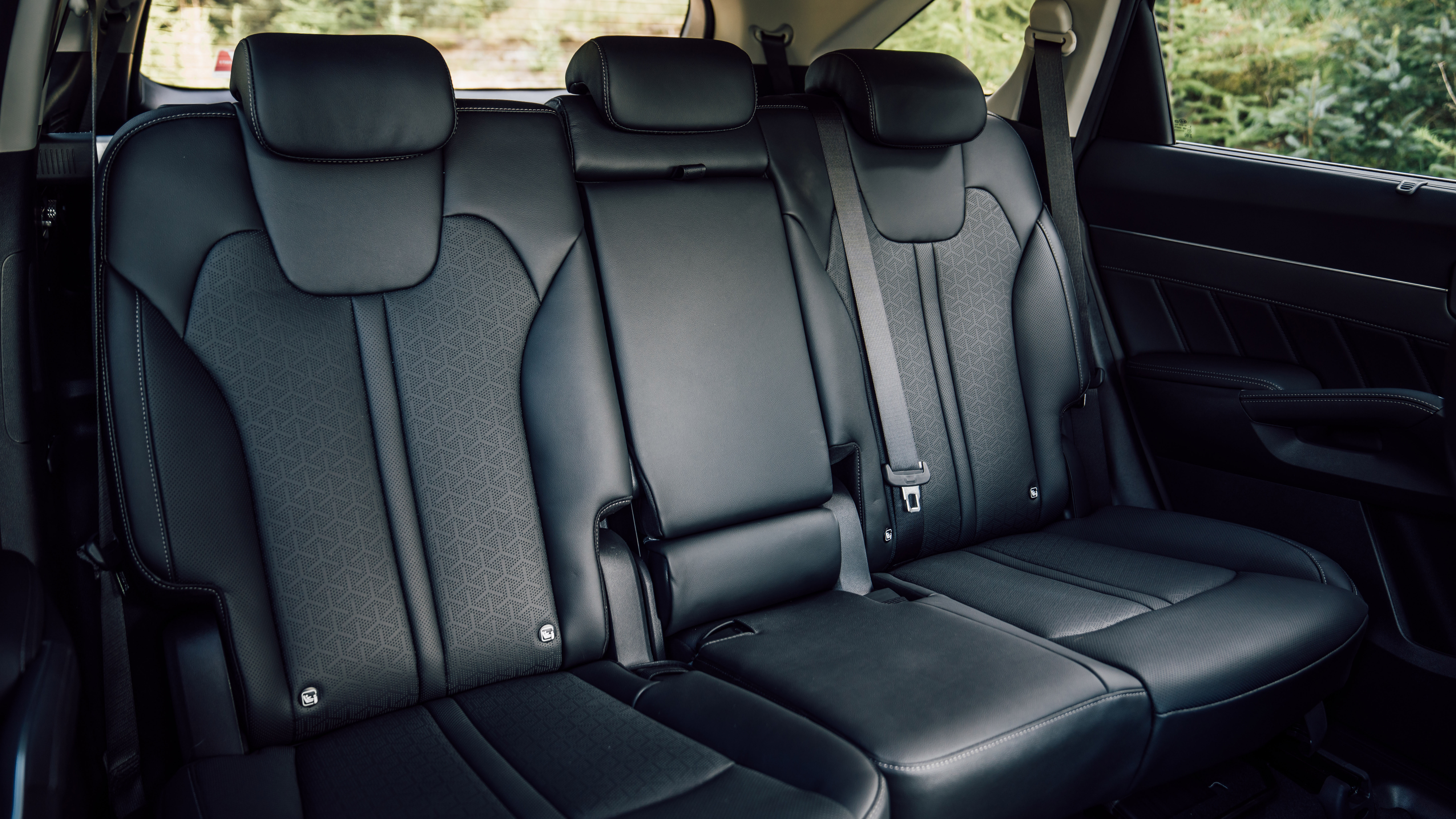 kia suv with third row seating