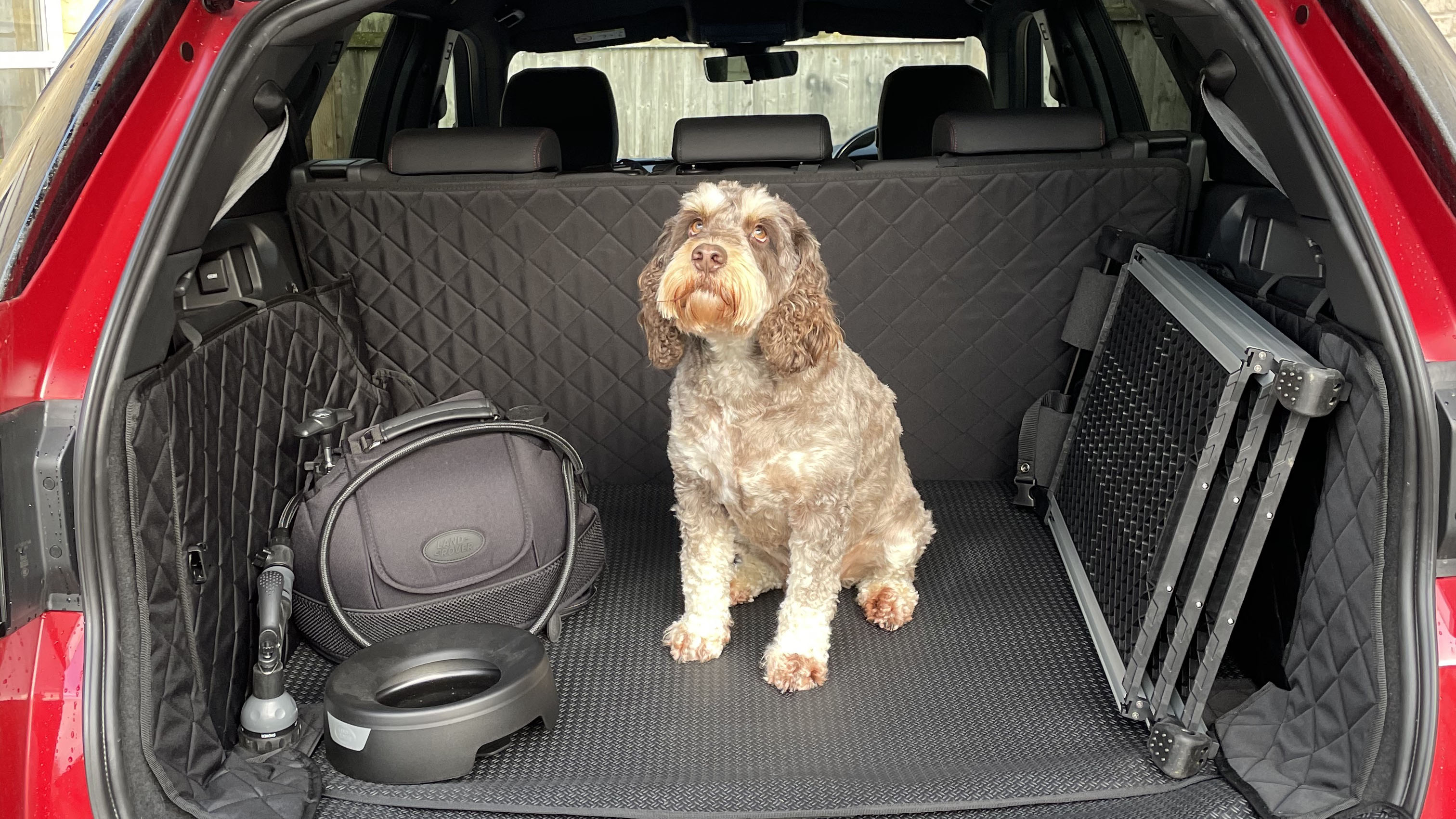 Land rover discovery clearance sport dog cage