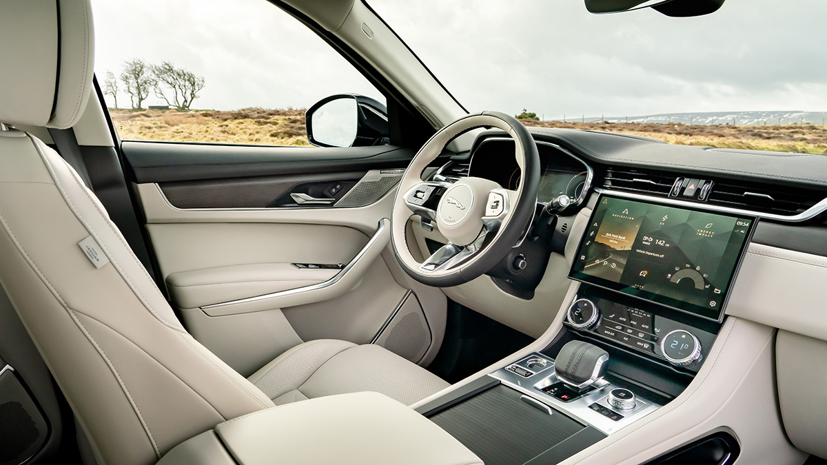 Jaguar f type plug cheap in hybrid