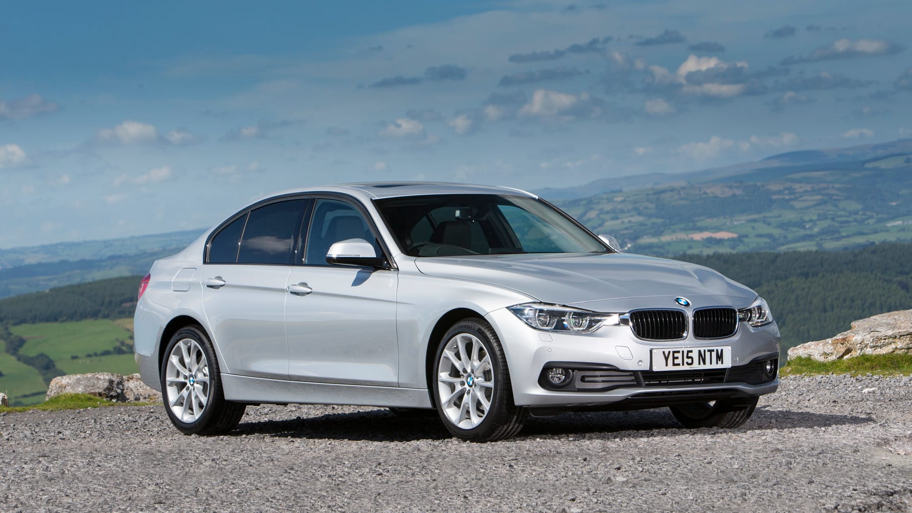 First drive the threecylinder BMW 318i saloon Reviews 2024 Top Gear