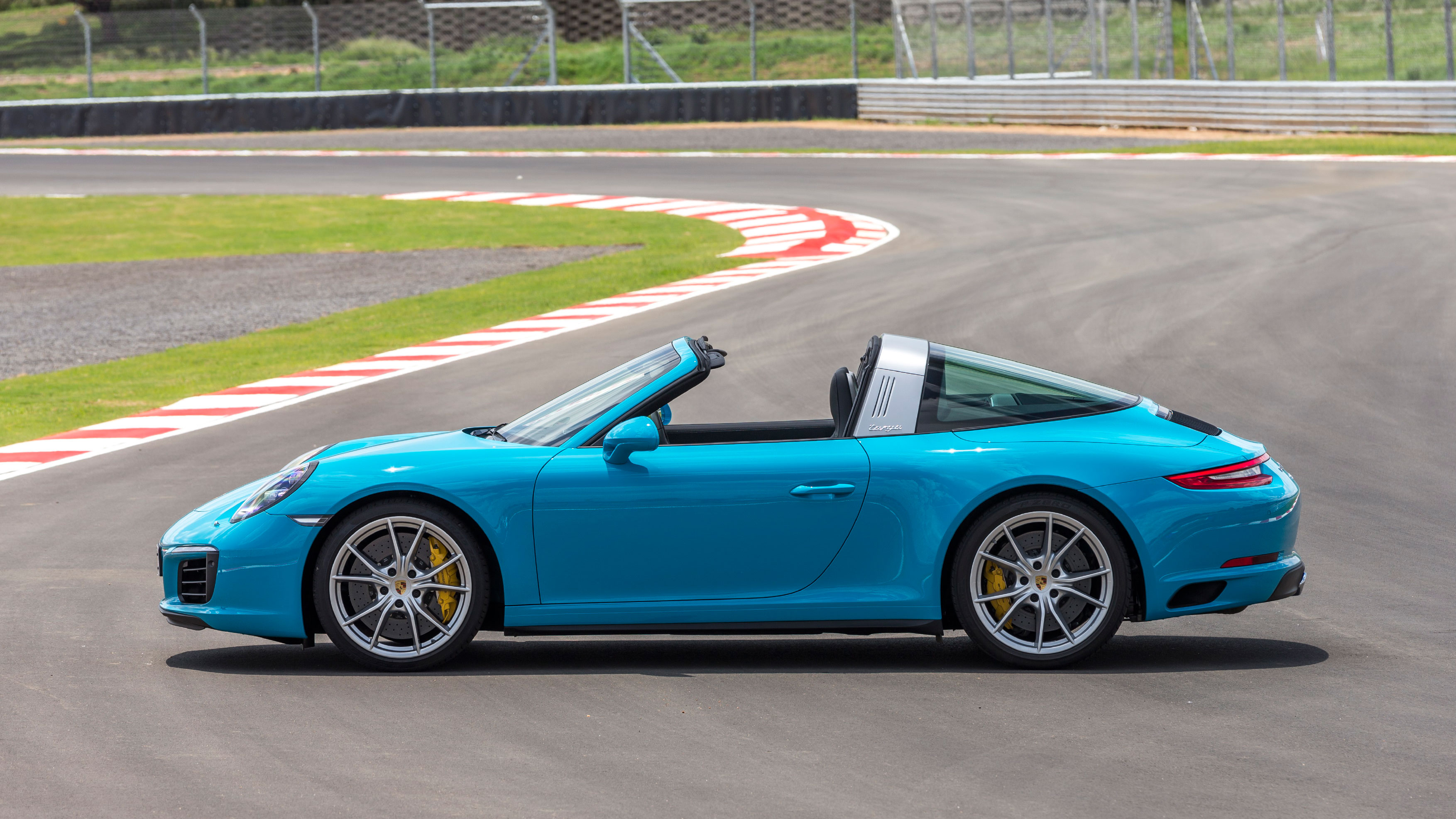 First drive: the new Porsche 911 Carrera 4 and 4S Reviews 2023 | Top Gear