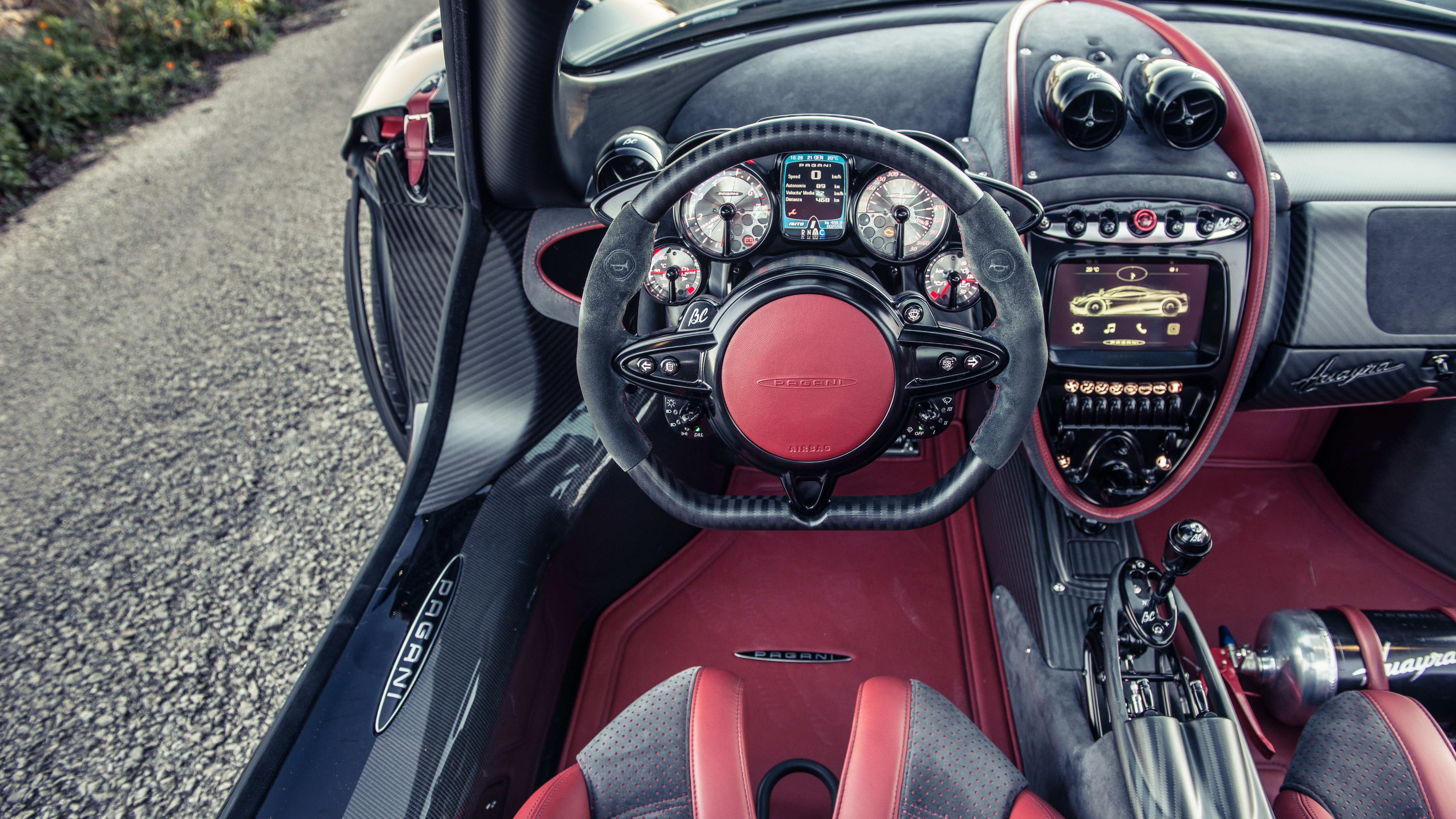 Pagani huayra салон