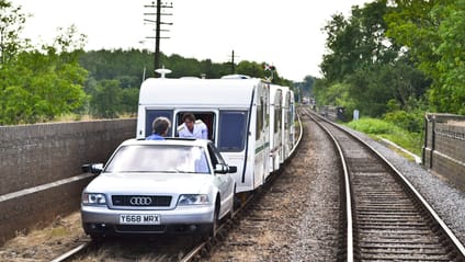 stil Auckland Lavet en kontrakt Behind-the-scenes with our new train-set | Top Gear