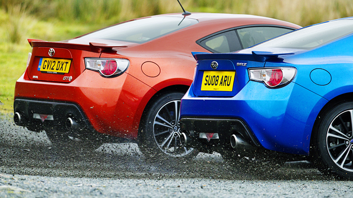 Toyota Gt86 Vs Subaru Brz cici kiana