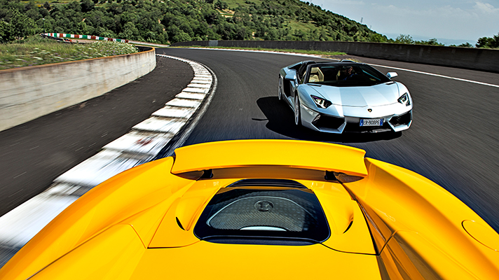 Mclaren vs lamborghini