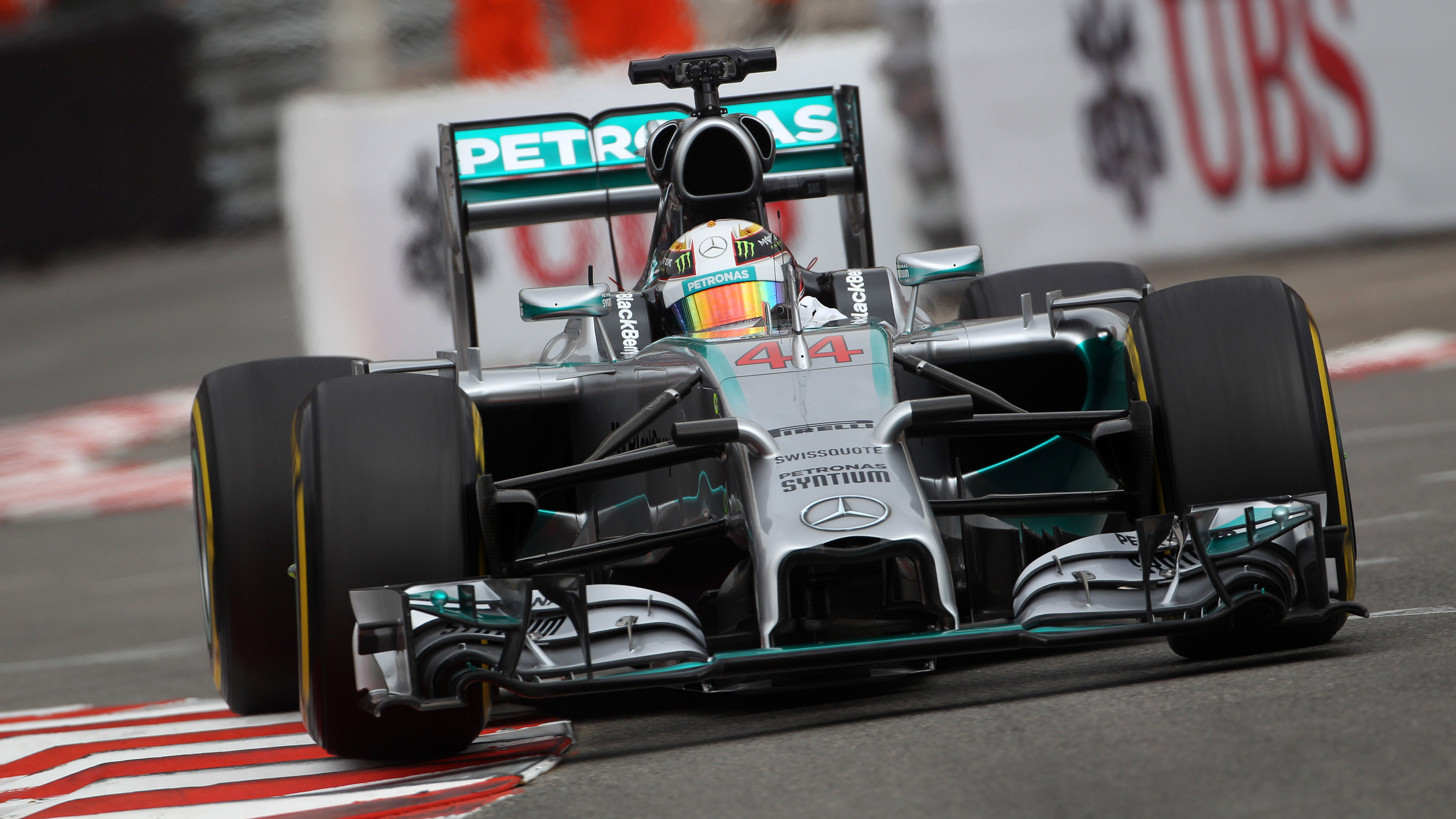 Lewis Hamilton vs Ayrton Senna: who would win? | Top Gear