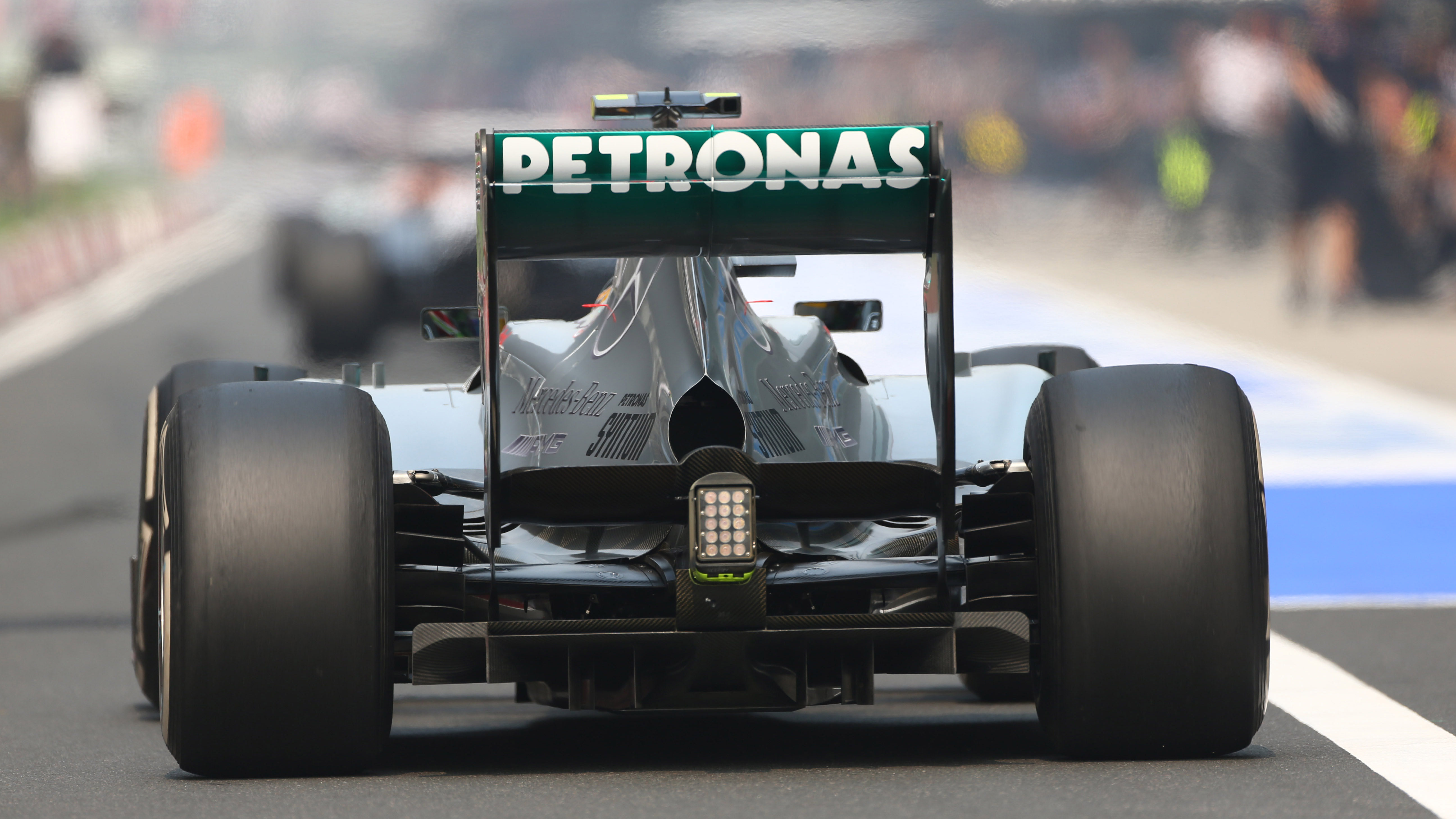 Lewis Hamilton vs Ayrton Senna: who would win? | Top Gear