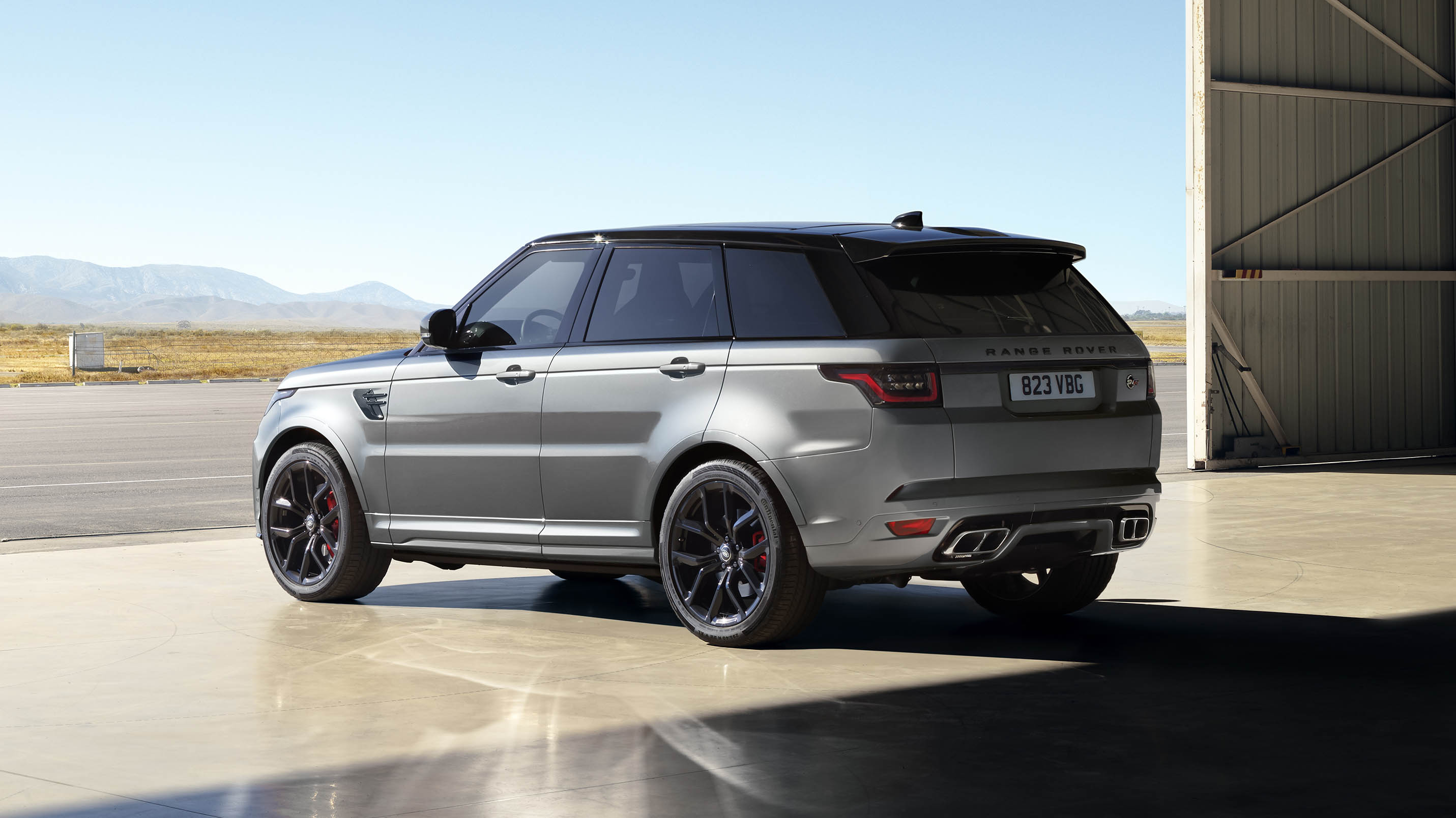 This is the new Range Rover Sport Black edition Top Gear