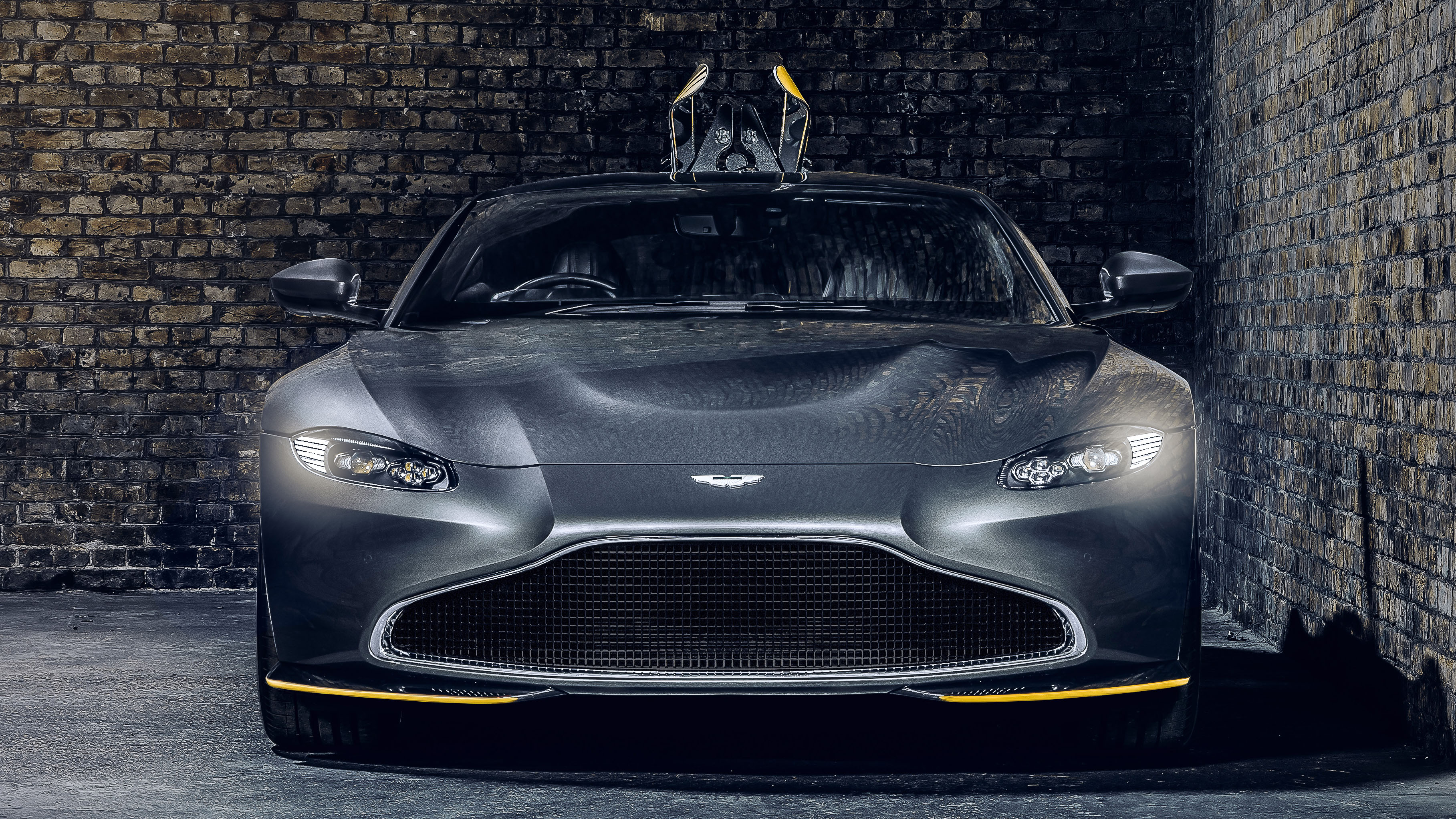 The 007 Edition Aston DBS Superleggera and Vantage are here | Top Gear