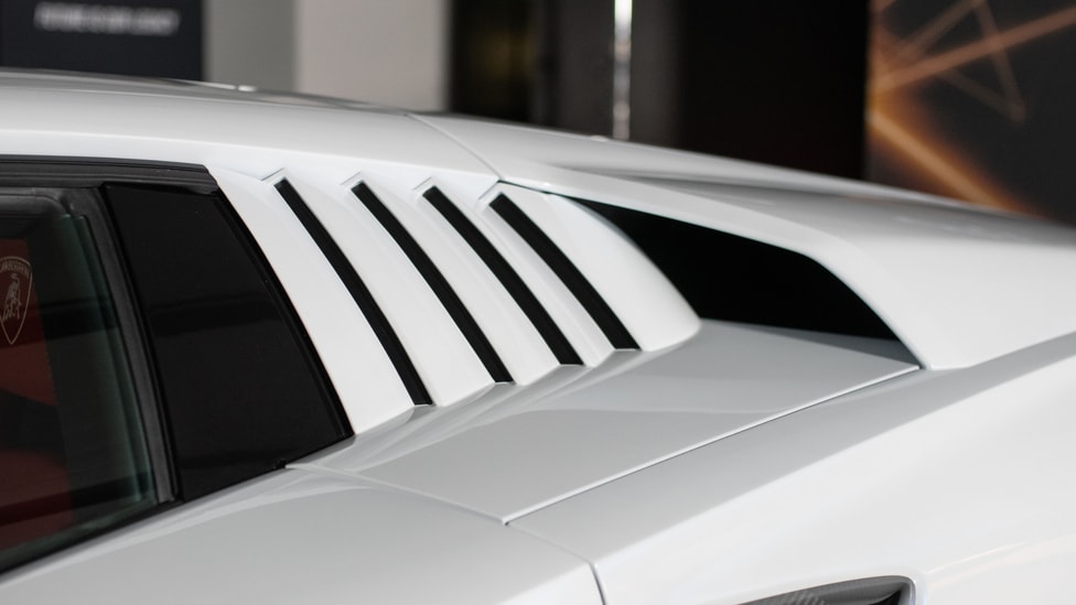 Guess who's back: all hail the new Lamborghini Countach LPI 800-4 | Top ...