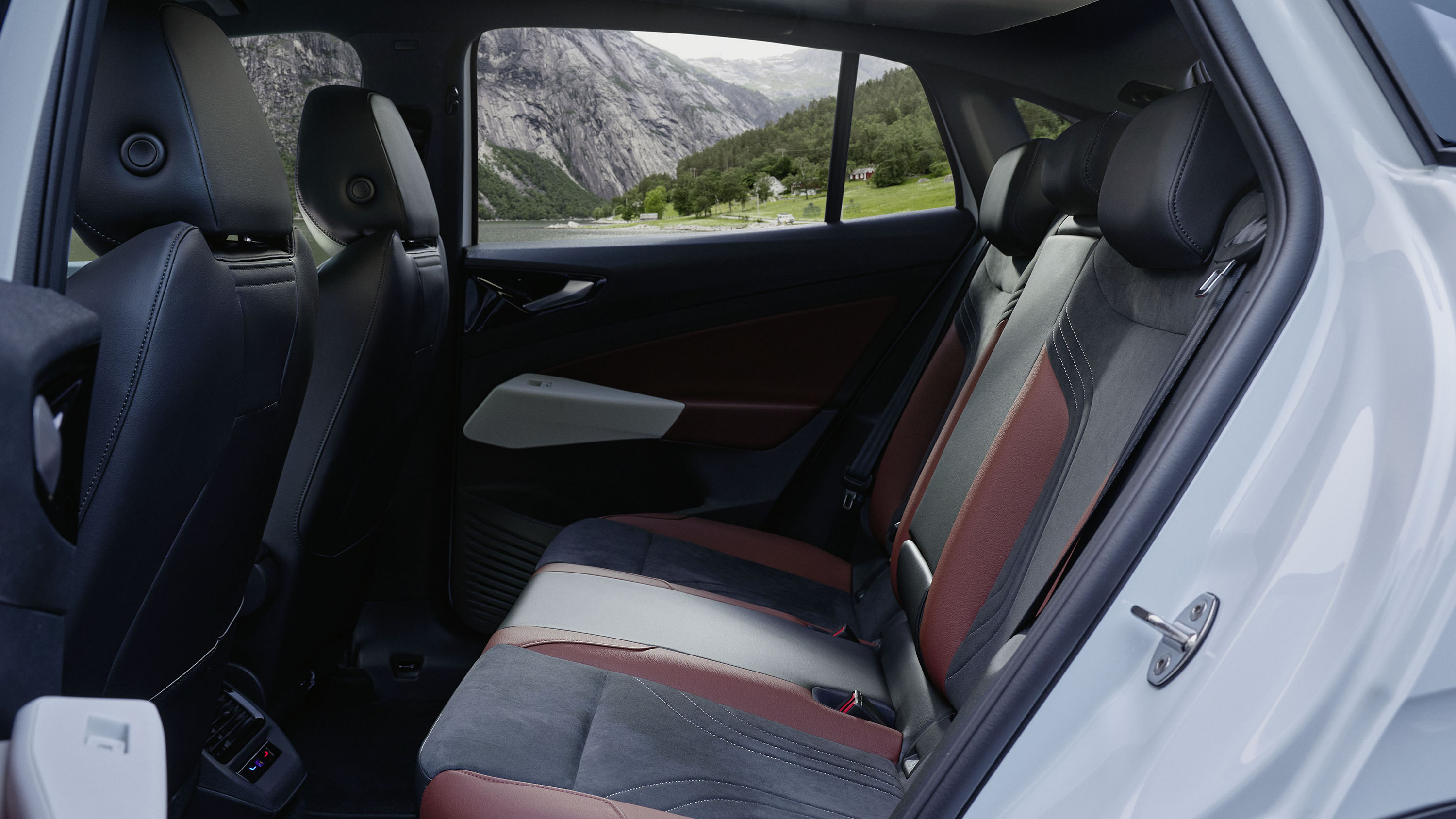 Volkswagen ID.5 white interior back seats