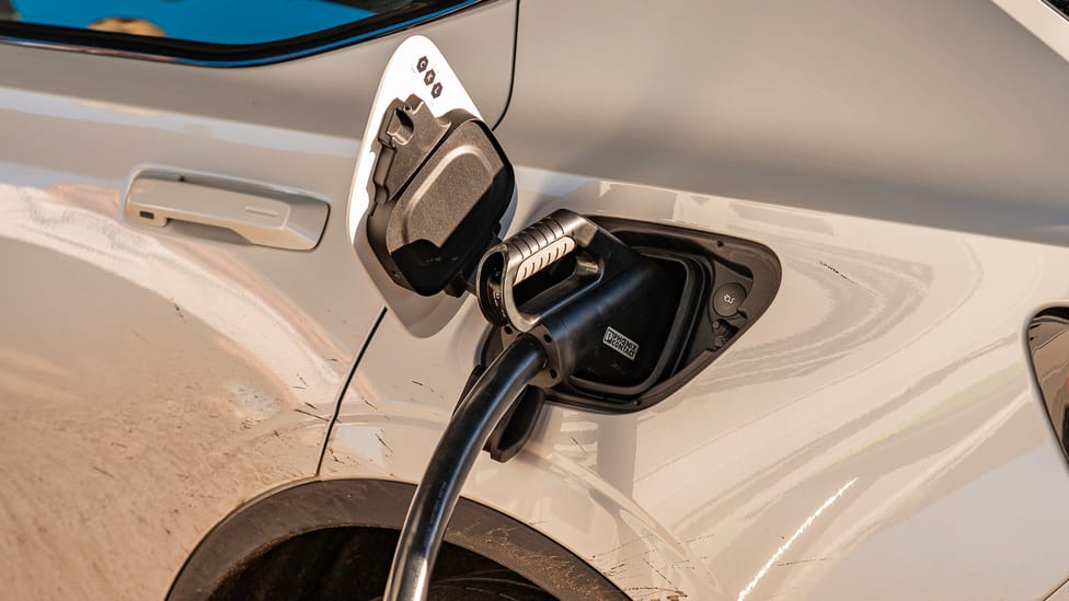 BMW i4 vs Polestar 2: which electric compact exec is best? | Top Gear