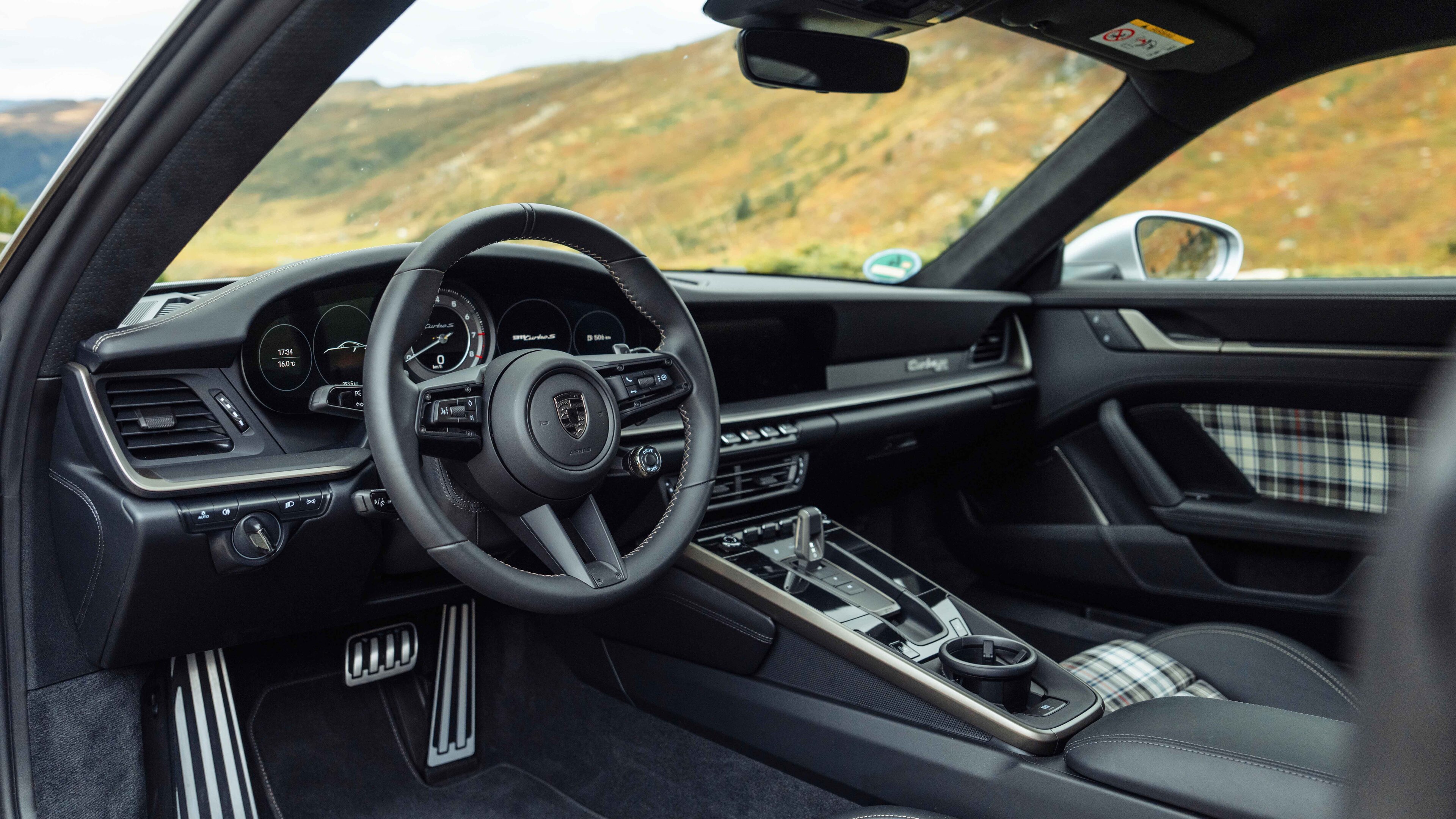 Porsche 992 Turbo 50
