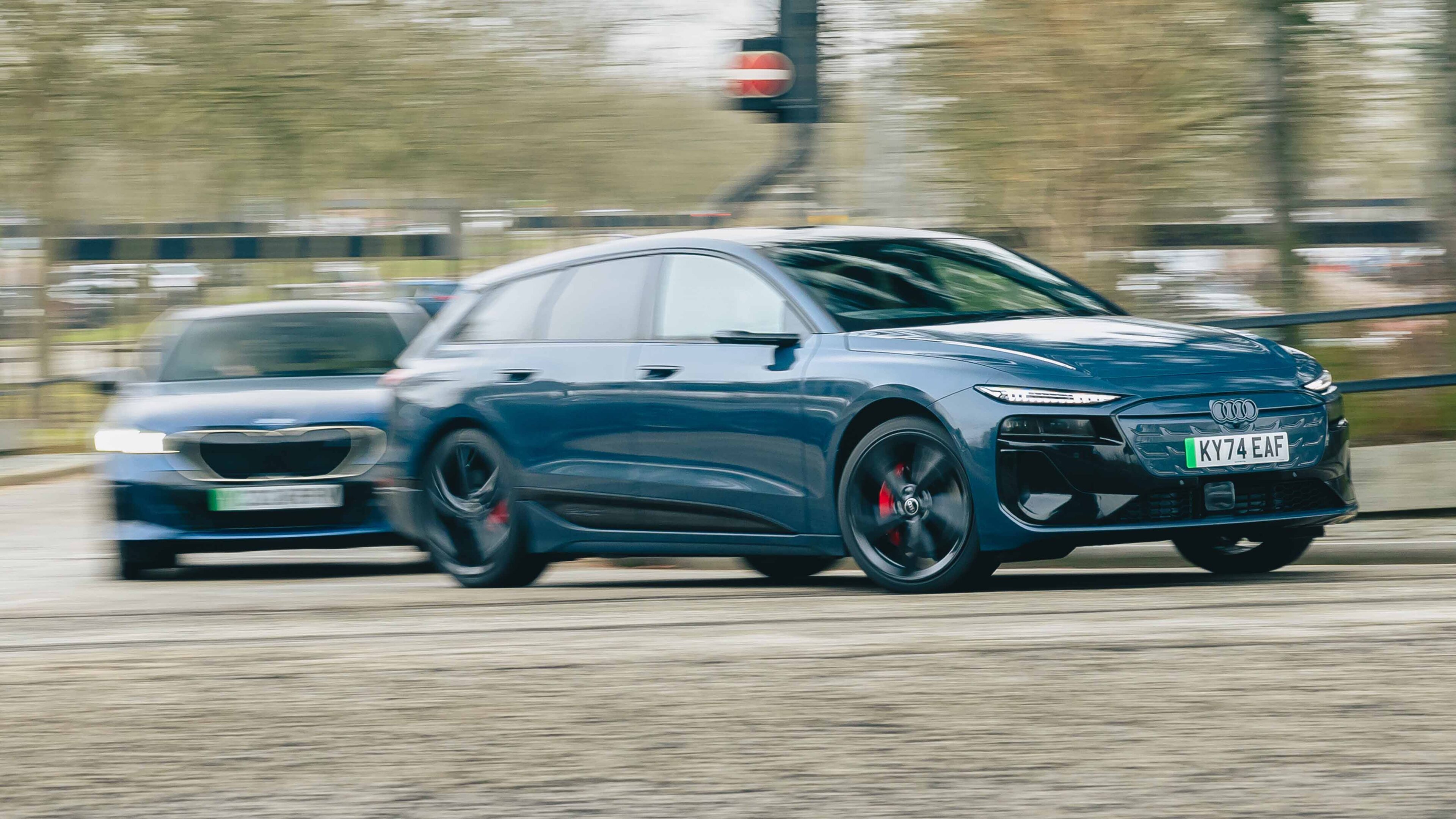 BMW i5 Touring, Audi A6 e-tron Avant