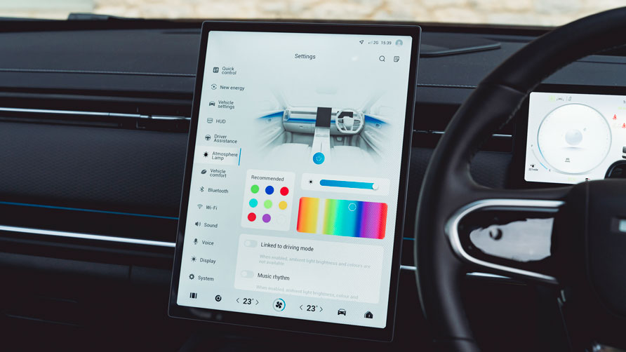 Close-up of the hybrid JAECOO 7's digital dashboard displaying climate settings on a large touchscreen