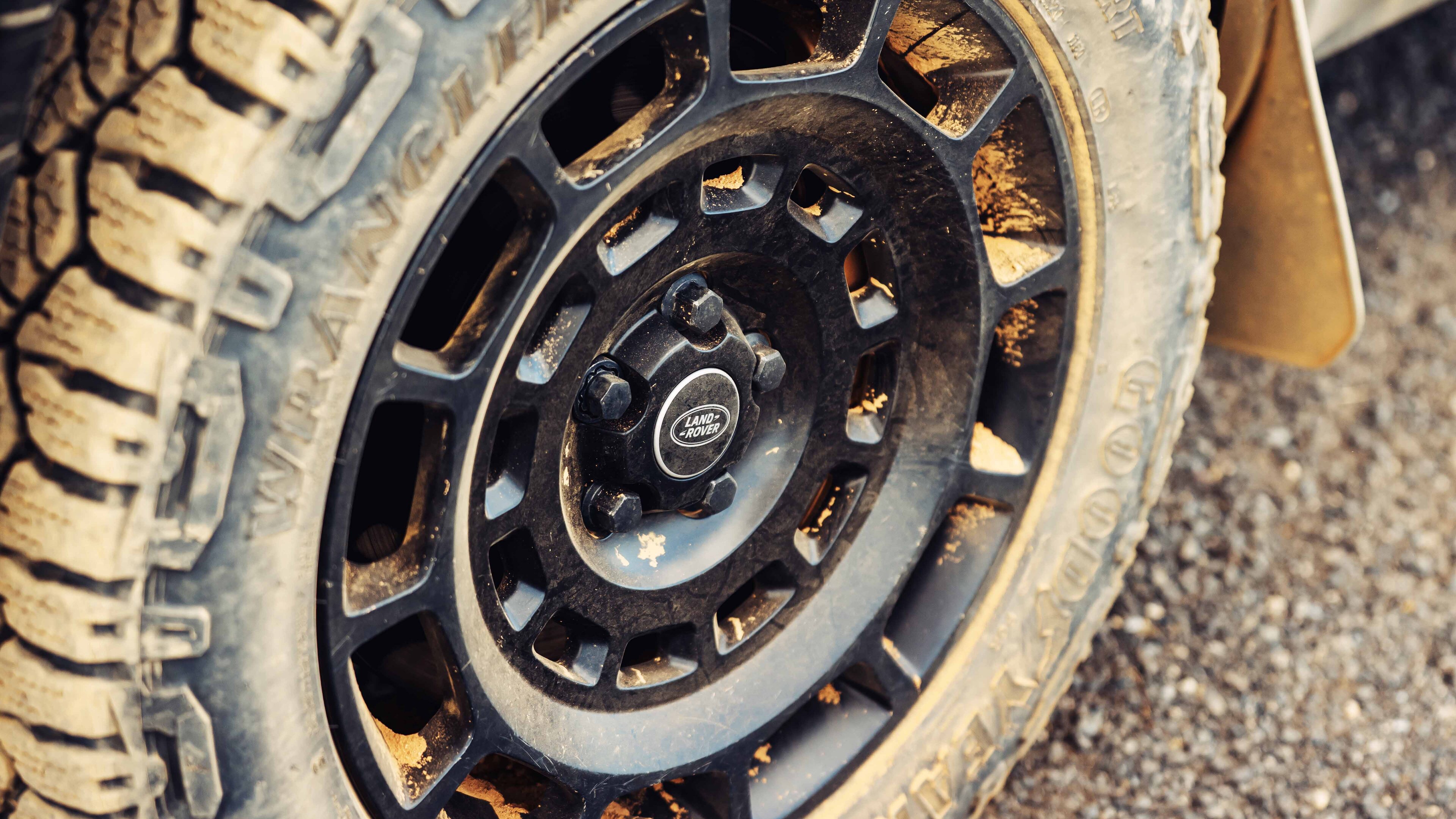 Land Rover Defender Octa