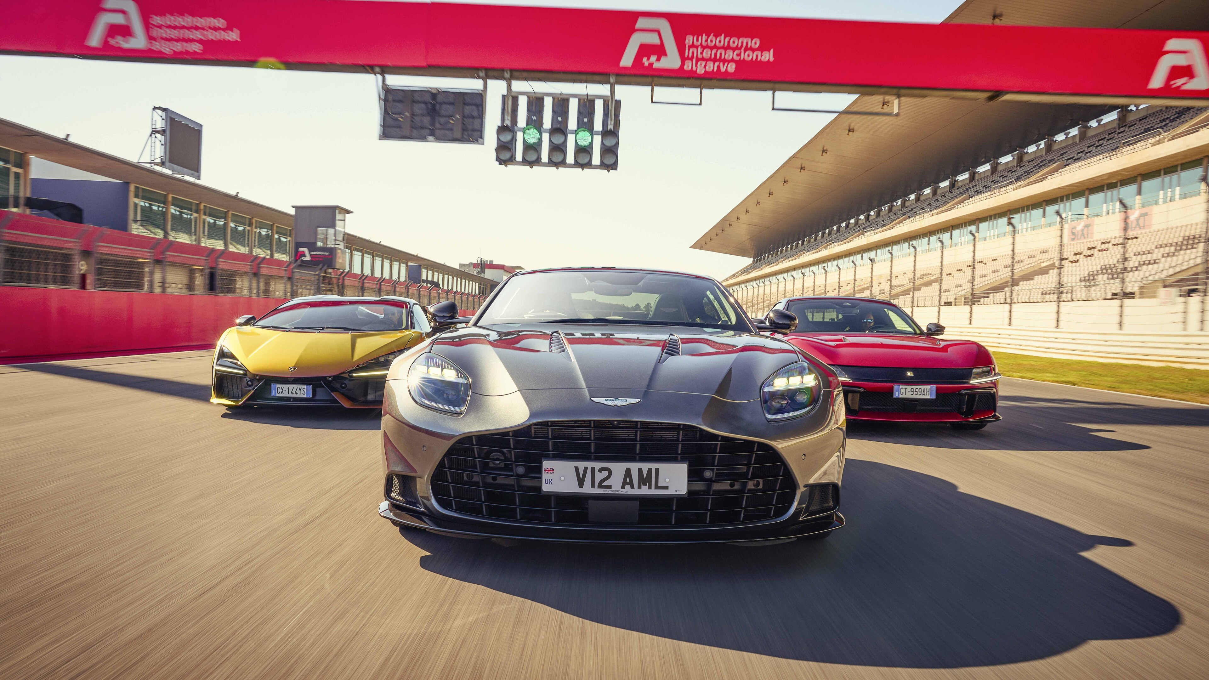 Aston Martin Vanquish, Ferrari 12Cilindri, Lamborghini Revuelto