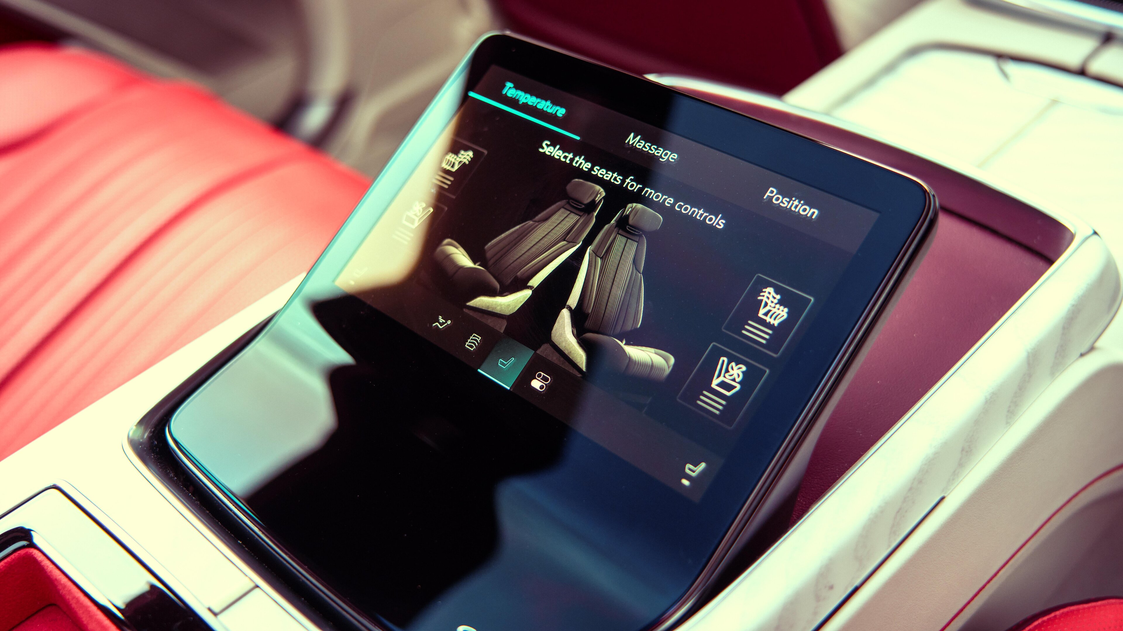 Rolls-Royce Black Badge Spectre / CADILLAC CELESTIQ