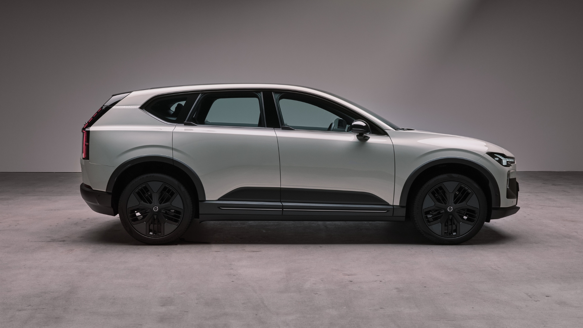 Volvo EX60 Cross Country pictured from the side