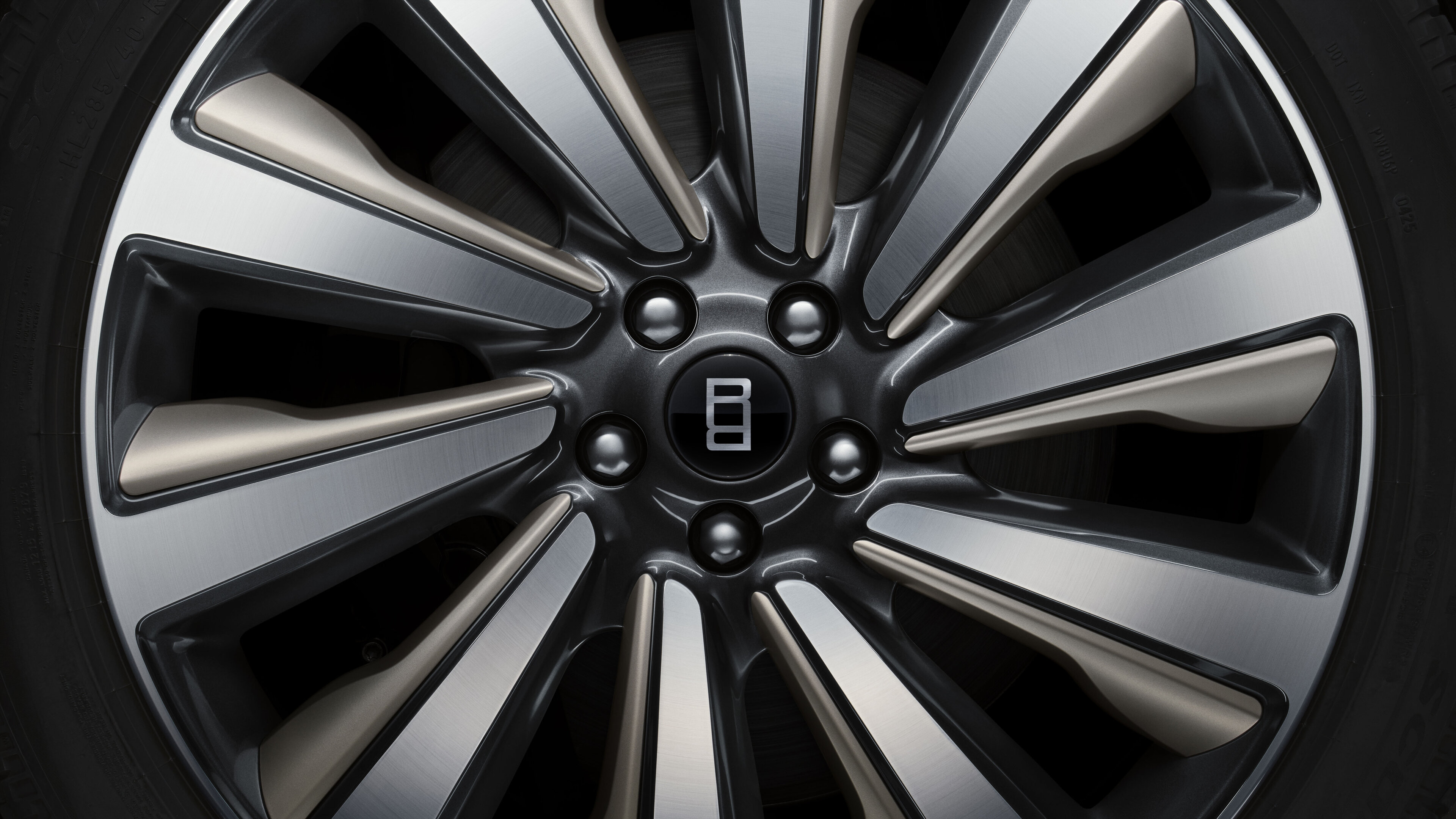 Range Rover SV Ultra revealed