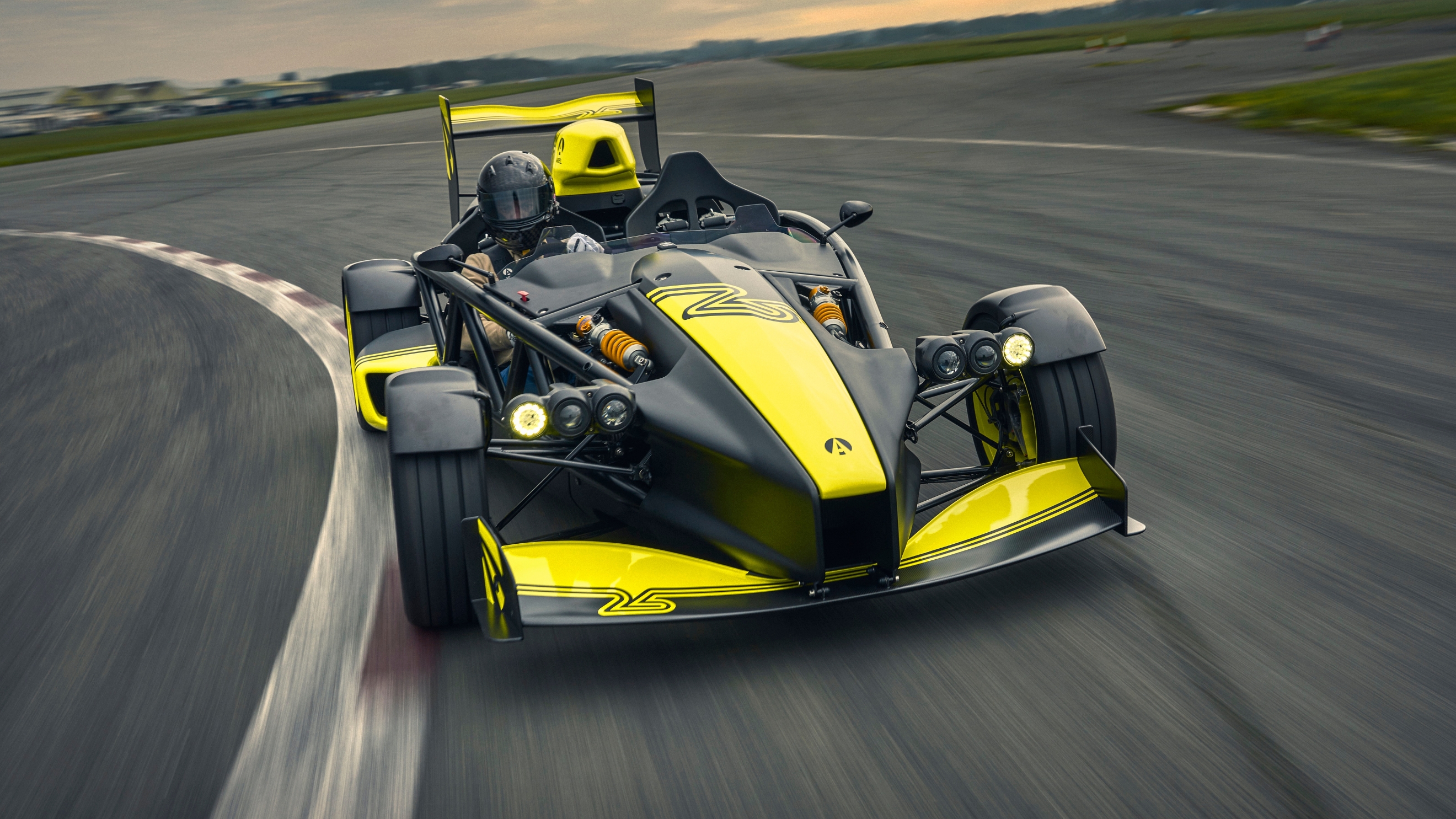 Ariel Atom 4RR Vs Nichols N1A