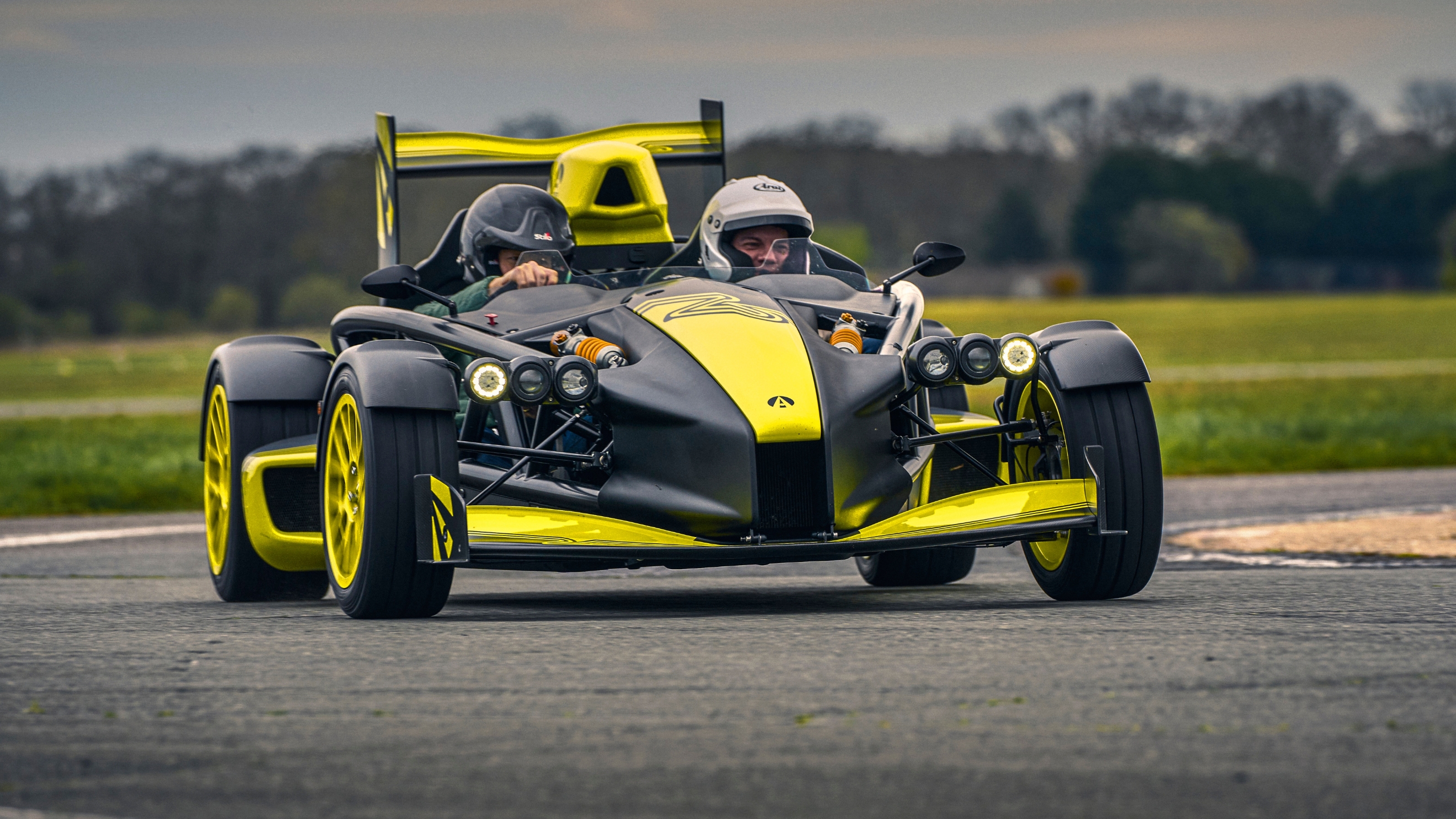 Ariel Atom 4RR Vs Nichols N1A