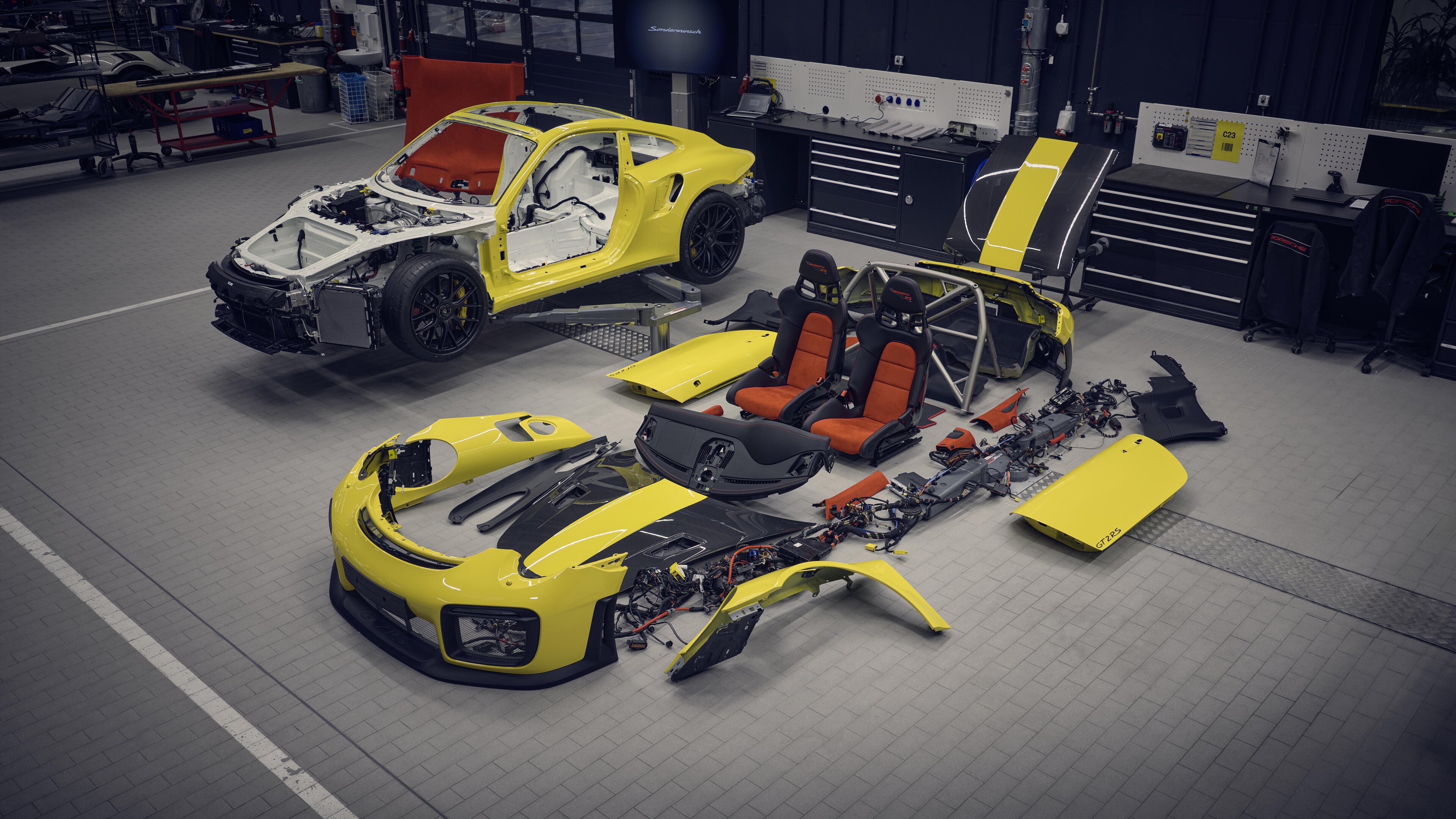 Porsche Flachbau RS revealed