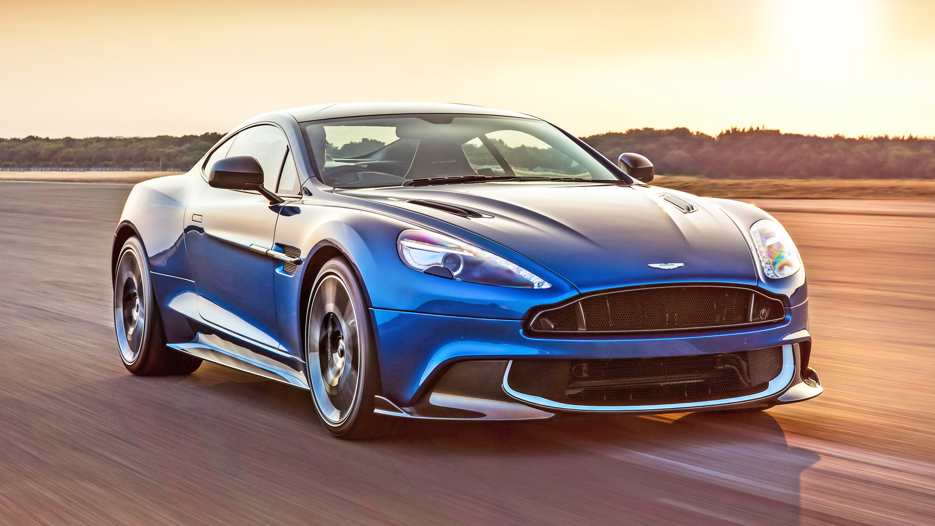undefinedРоскошь и мощь объединены: неотразимость 2016 Aston Martin Vanquish</strong>«></p><p>На фоне возрастающей конкуренции, 2016 Aston Martin Vanquish выделяется своим уникальным сочетанием роскоши и мощности, создавая атмосферу, полную энергии и удовольствия от вождения. Очаровательные силуэты и изысканные пропорции несут в себе характеристики спорткара, подчеркивая его индивидуальность и привлекательность.</p><p>Этот воплощенный шедевр автомобильного искусства обладает непреходящим обаянием, которое привлекает взгляды и вызывает восхищение. Уникальное внимание к деталям, искусная работа дизайнеров и использование передовых технологий позволяют этому автомобилю создавать впечатление роскоши и мощи просто с взгляда.</p><p><strong>Внутри 2016 Aston Martin Vanquish проявляется безупречная комбинация роскоши и инноваций.</strong> Высококачественные материалы, ручная отделка и индивидуальный подход ко всем деталям интерьера создают атмосферу великолепия и роскоши. При этом передовая технология не только обеспечивает комфорт и удобство для водителя и пассажиров, но также дарит возможность насладиться передовыми функциями и возможностями, которые подчеркивают престиж и индивидуальность этого автомобиля.</p><p><strong>Если роскошь и мощь для вас являются неотъемлемыми частями вашего образа жизни, то 2016 Aston Martin Vanquish ваш выбор.</strong> Он не только обеспечивает непревзойденные впечатления во время каждой поездки, но и становится источником гордости за его уникальность и превосходство. Каждый момент, проведенный внутри этого автомобиля, наполнен страстью к автомобилям и желанием почувствовать себя за рулем настоящего мощного и роскошного творения.</p><div style=