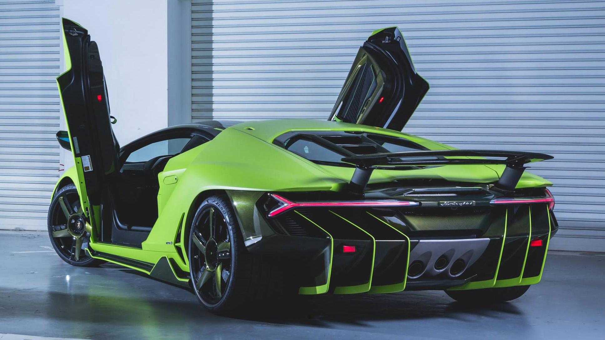 Behold a bright green Lamborghini Centenario | Top Gear