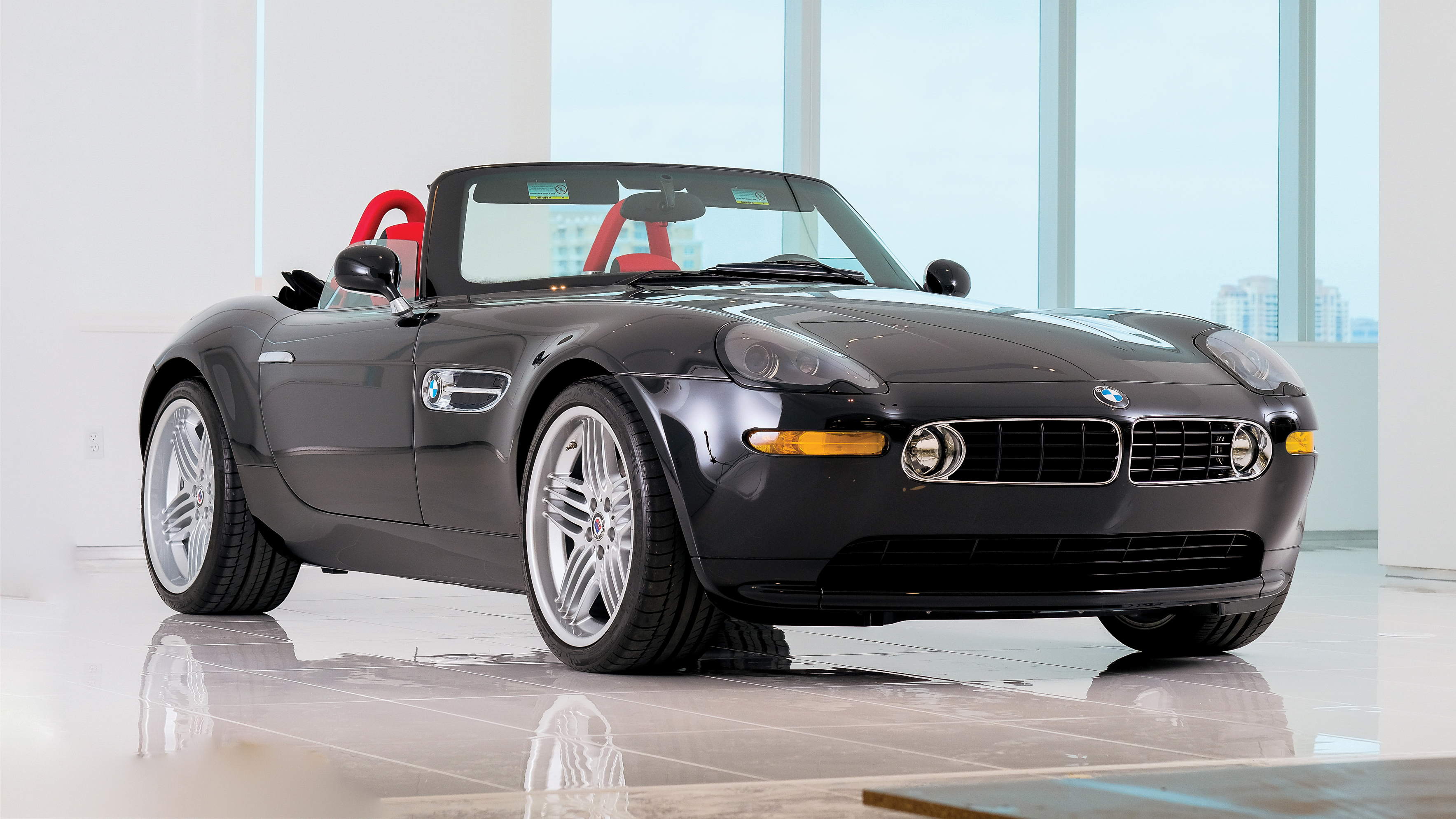 Let's stare at this gorgeous Z8 Alpina Roadster |