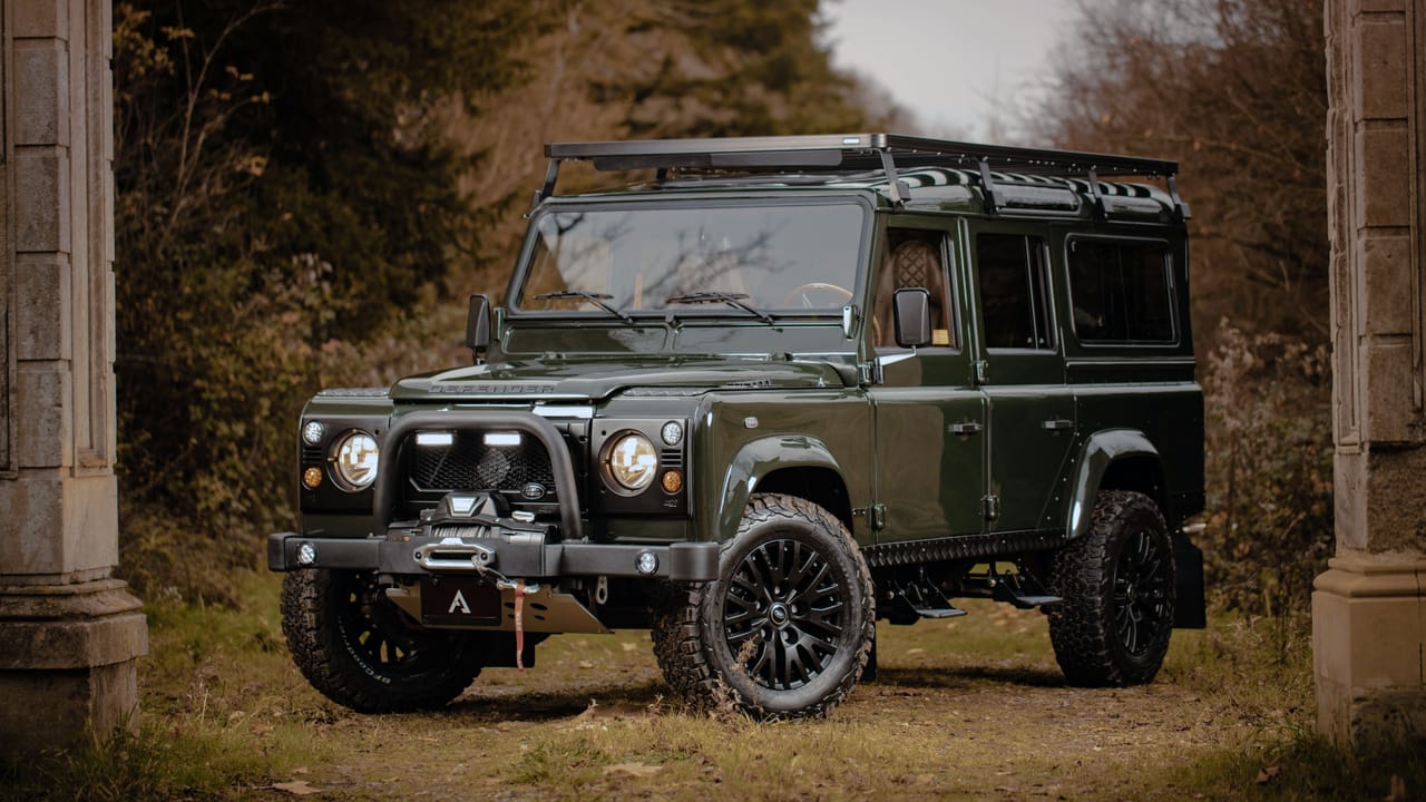Фото тюнинг ленд ровер дефендер Is the Arkonik Gryphon D110 peak modified Defender? Top Gear