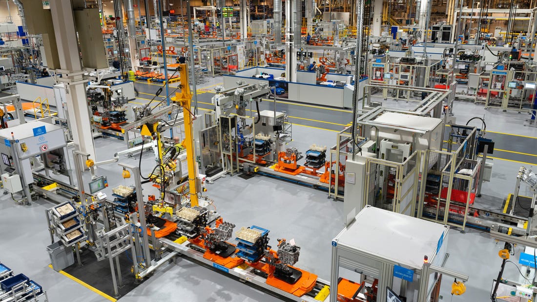 Показать что она производит. Показать что она производит. Главные вопросы экономики. Производители туалетной бумаги. Листопрокатный стан 2800.