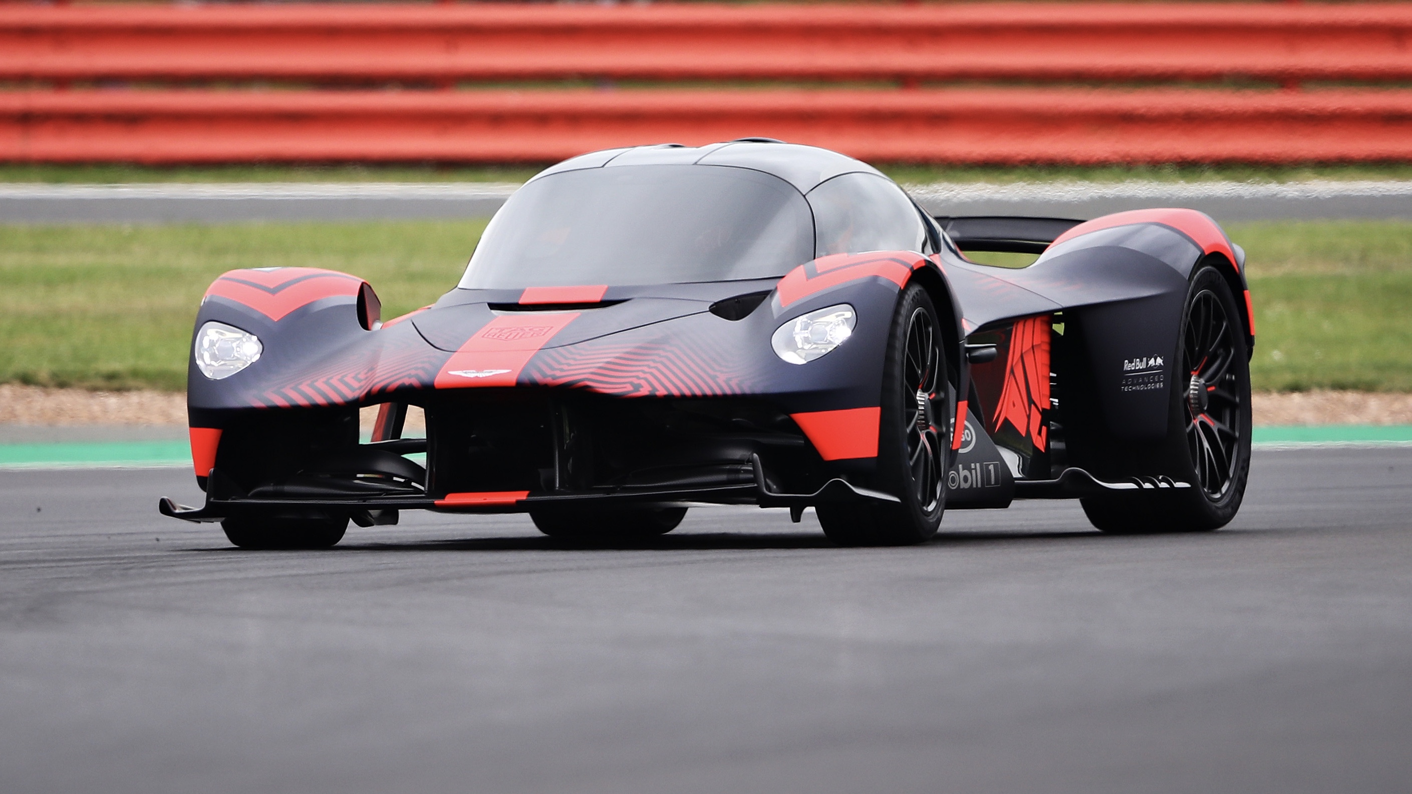 Racing lines: A ride in the Aston Martin Valkyrie