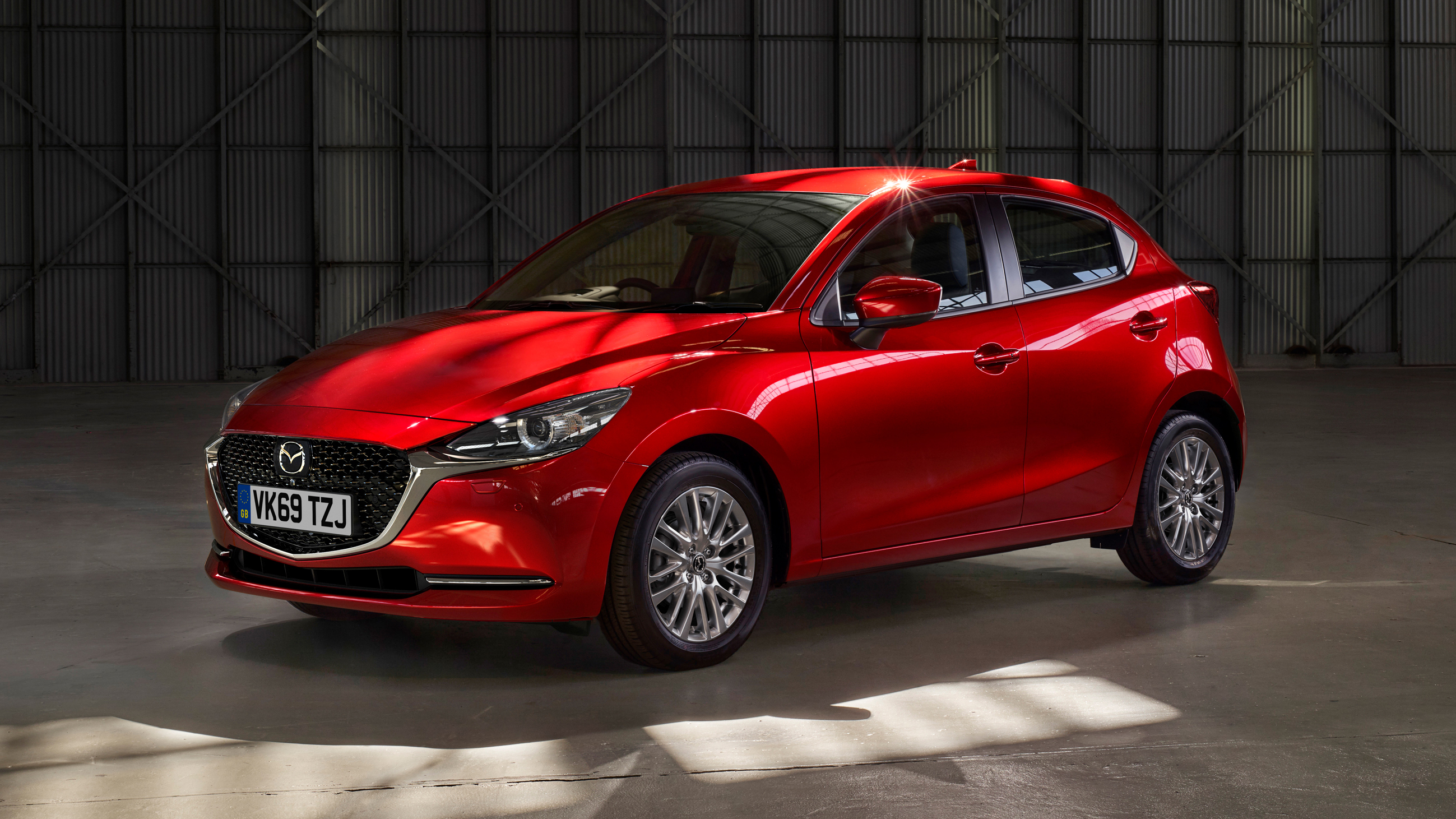 Facelift Mazda2: Der Mildhybrid im Fahrbericht - AUTO BILD